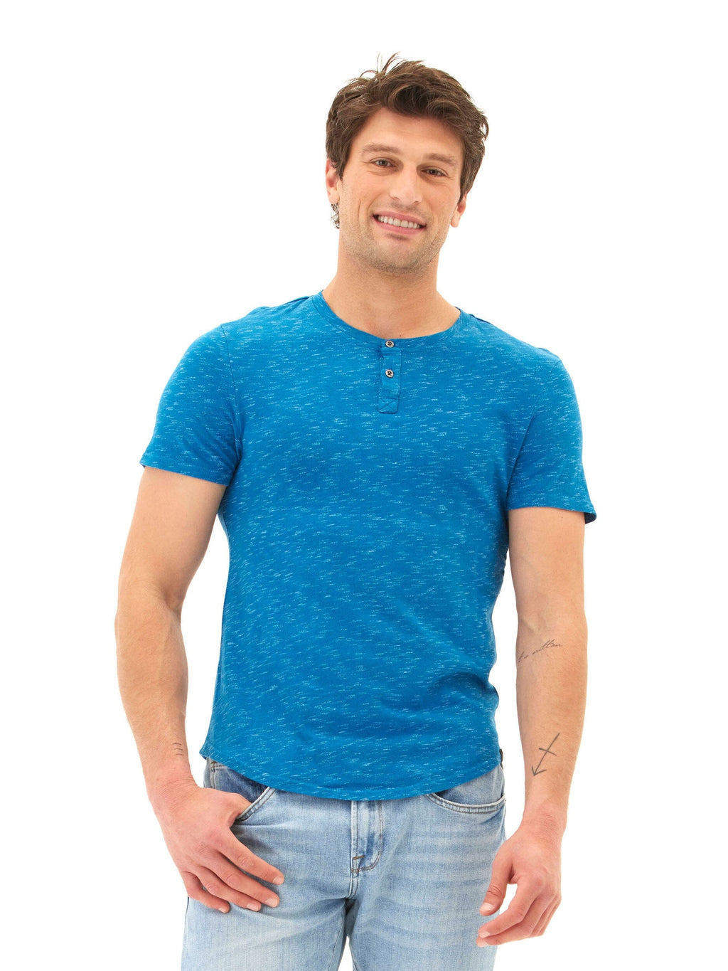 Men's two-tone slub jersey henley shirt in blue and white with button detail