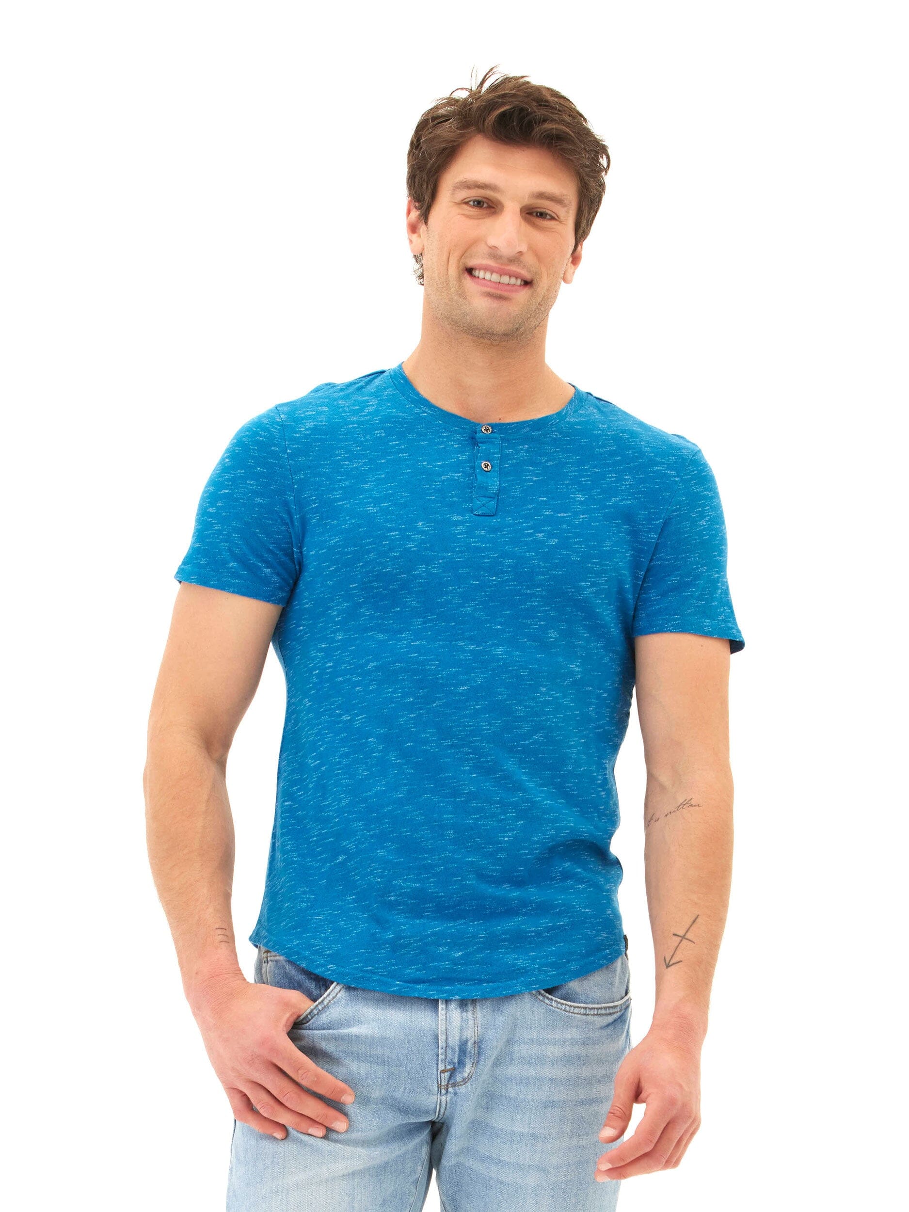 Men's two-tone slub jersey henley shirt in blue and white with button detail