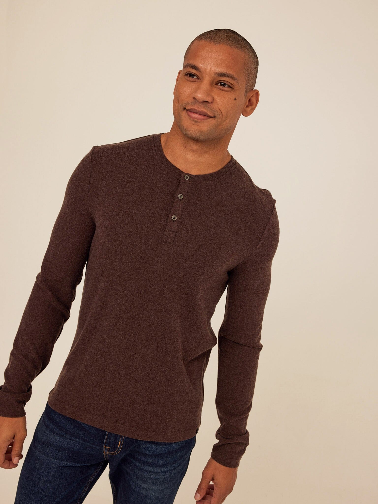 Elias Men’s Long Sleeve Henley Shirt in Dark Brown Knit