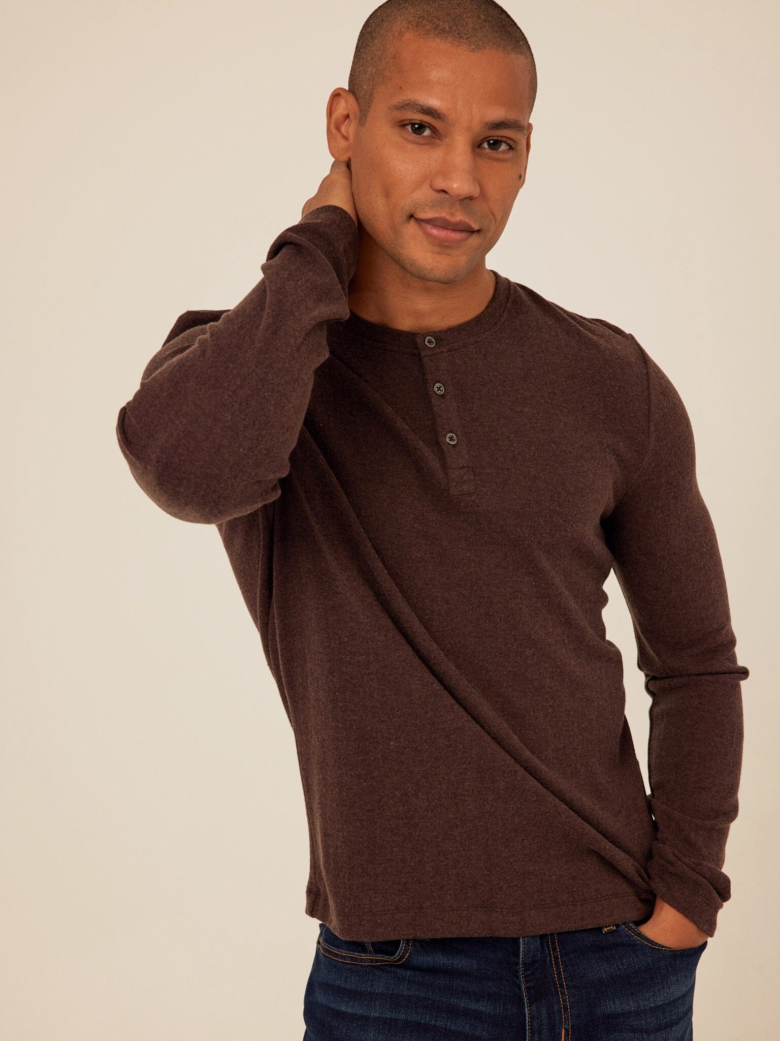 Elias Men’s Long Sleeve Henley Shirt in Dark Brown Knit