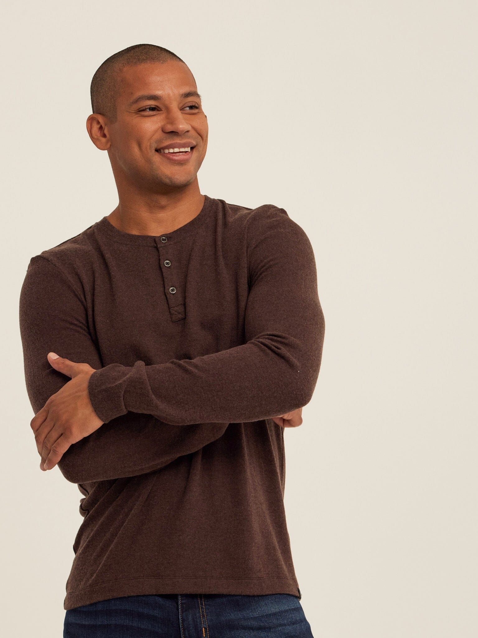 Elias Men’s Long Sleeve Henley Shirt in Dark Brown Knit