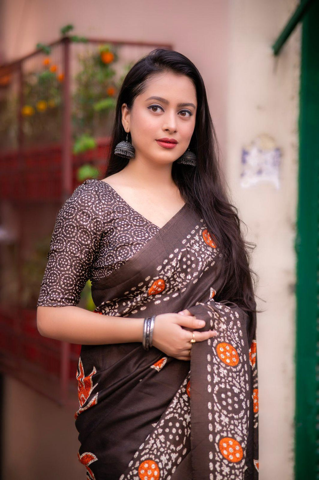 Coffee Silk Blend Ethnic Motifs Saree with Unstitched Blouse