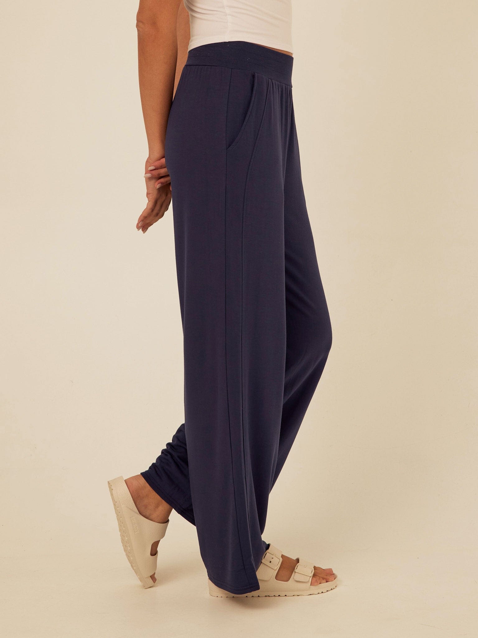 Core Feather Fleece Wide-Leg Sweatpant for Everyday Comfort
