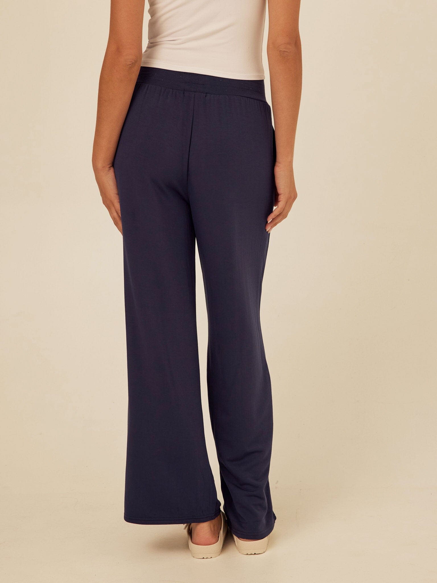 Core Feather Fleece Wide-Leg Sweatpant for Everyday Comfort