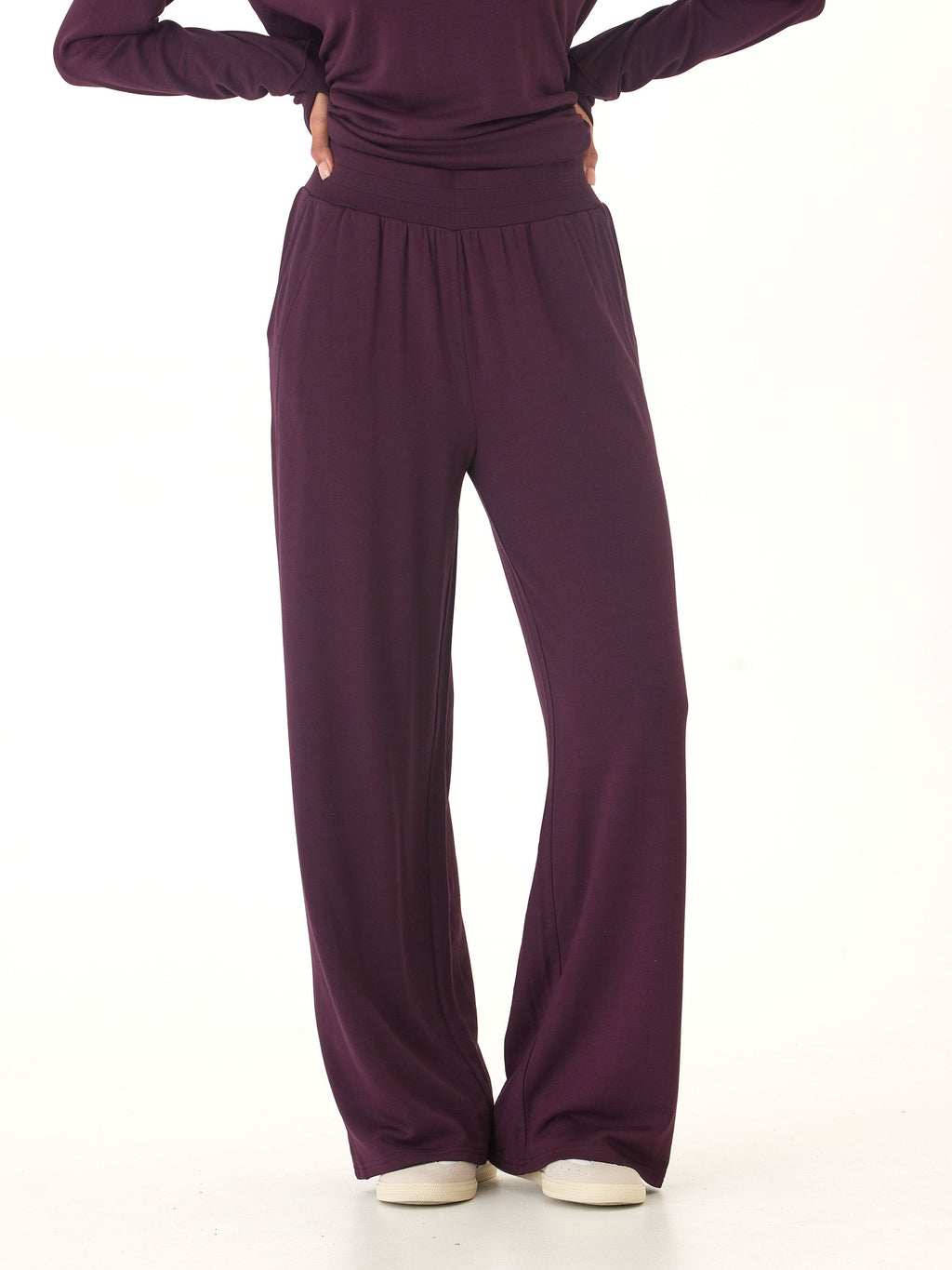 Core Feather Fleece Sweatpant – Soft Minimalist Jogger