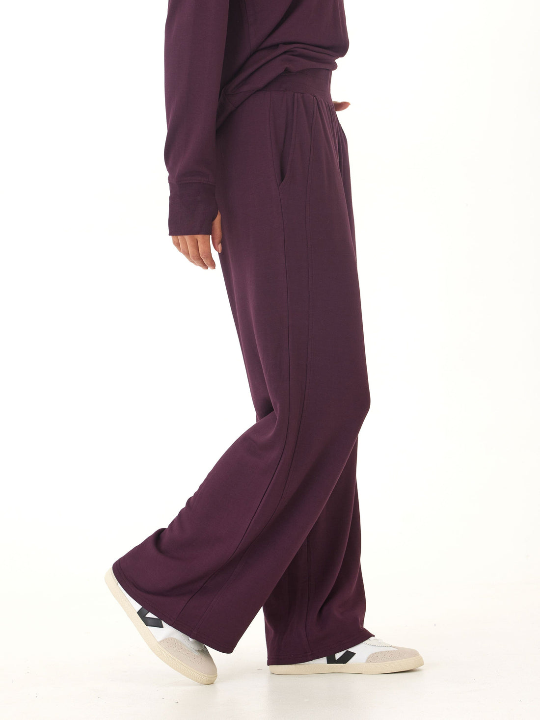 Core Feather Fleece Sweatpant – Soft Minimalist Jogger