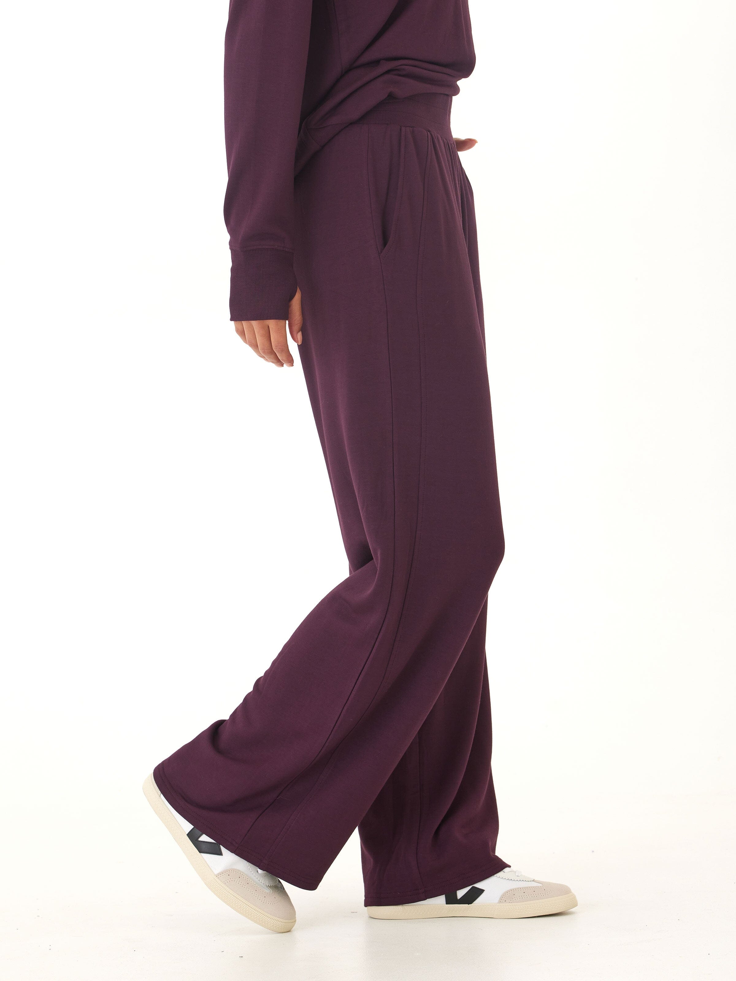 Core Feather Fleece Sweatpant – Soft Minimalist Jogger