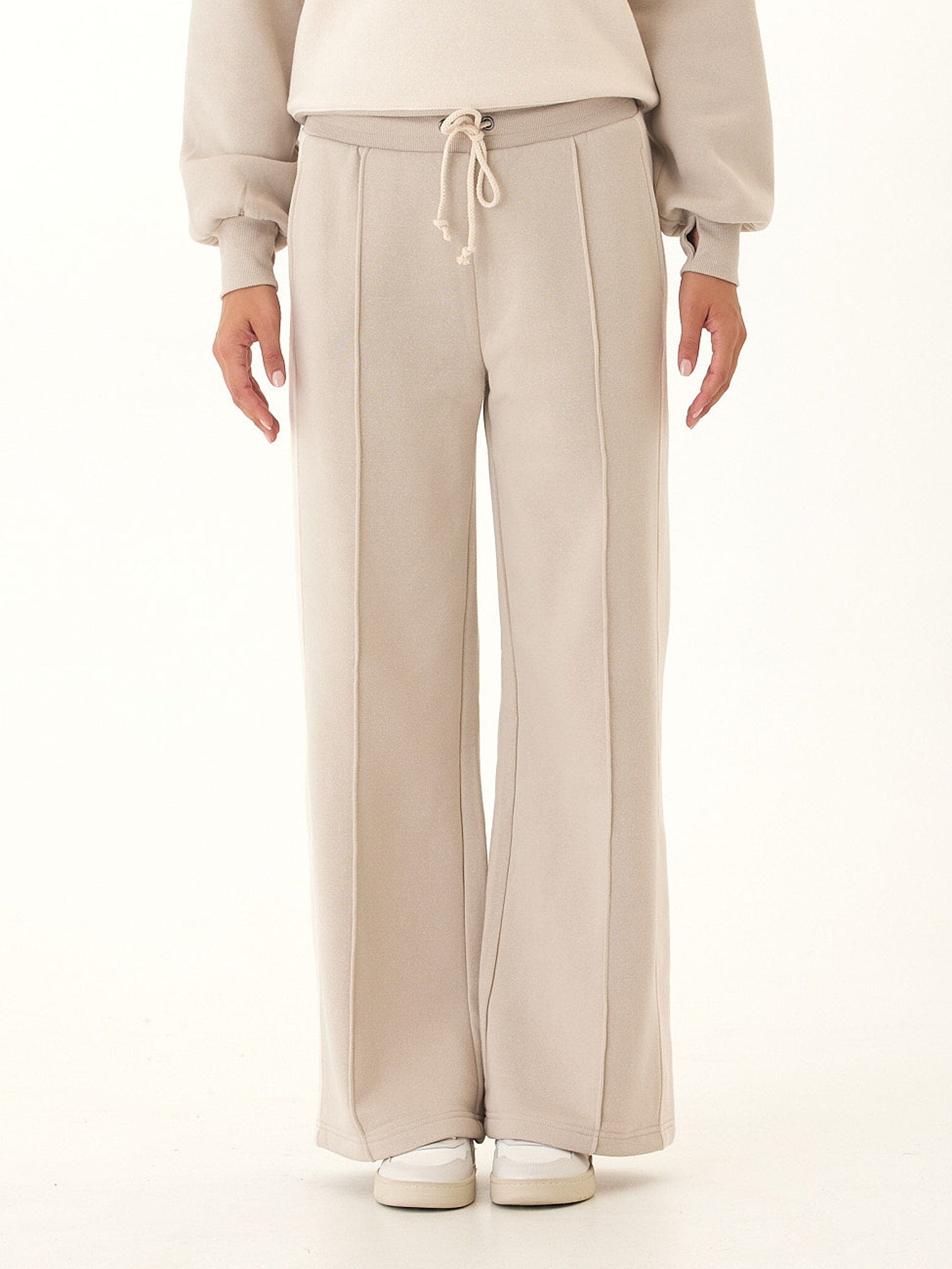 Tricia Triblend Fleece Colorblock Wide Leg Pant in Beige/Cream