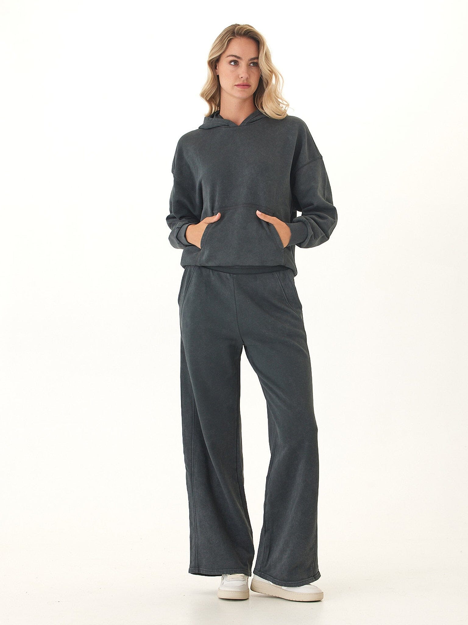 Core Feather Fleece Wide-Leg Sweatpant in Charcoal and Grey