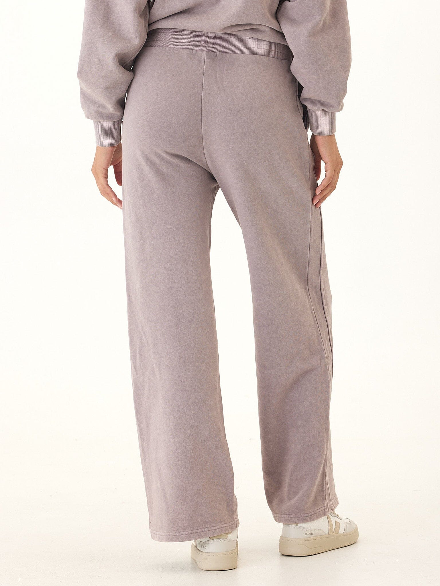 Core Feather Fleece Sweatpant in Mauve and Dusty-Purple