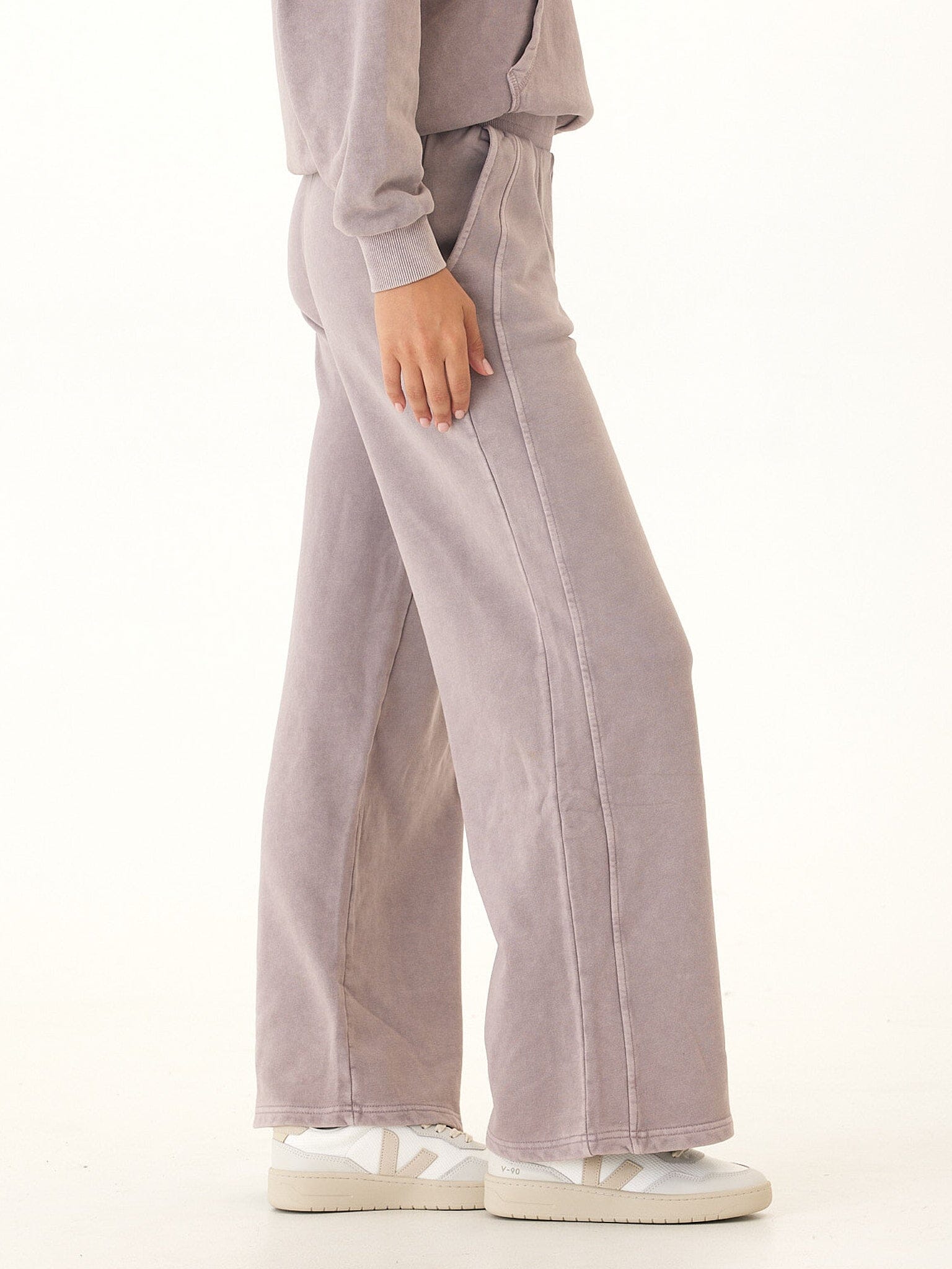 Core Feather Fleece Sweatpant in Mauve and Dusty-Purple