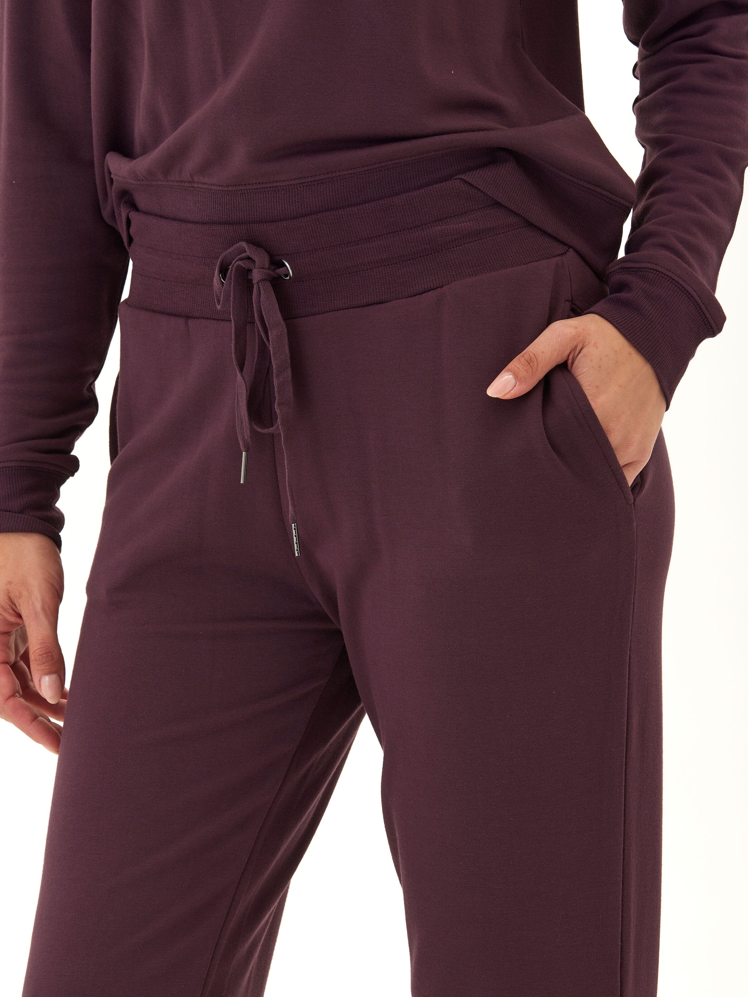 Women's Core Feather Fleece Jogger in Dark Purple Relaxed Fit