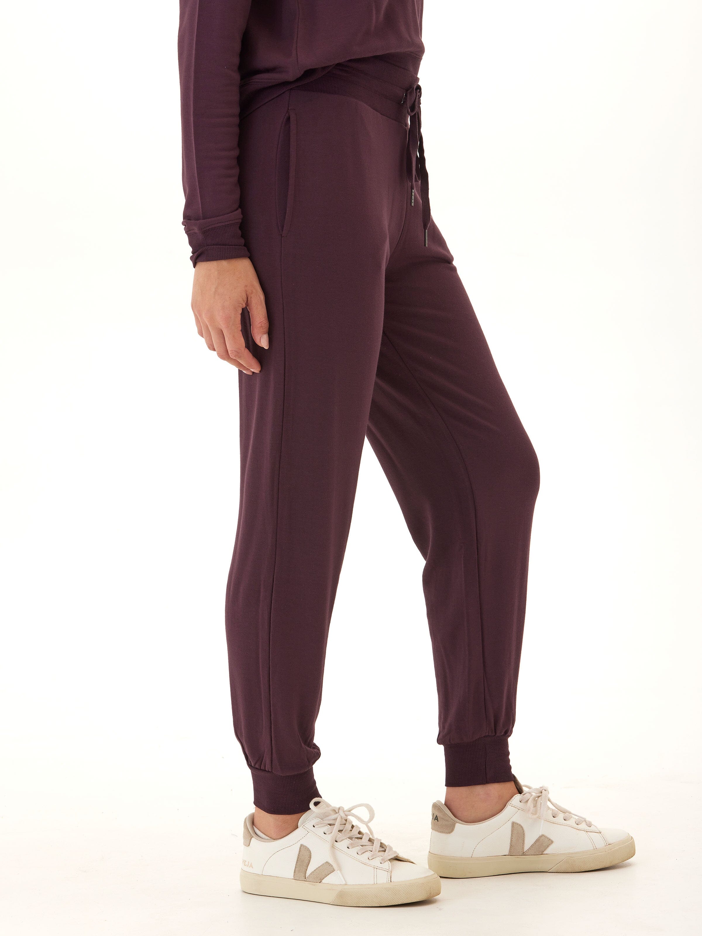 Women's Core Feather Fleece Jogger in Dark Purple Relaxed Fit