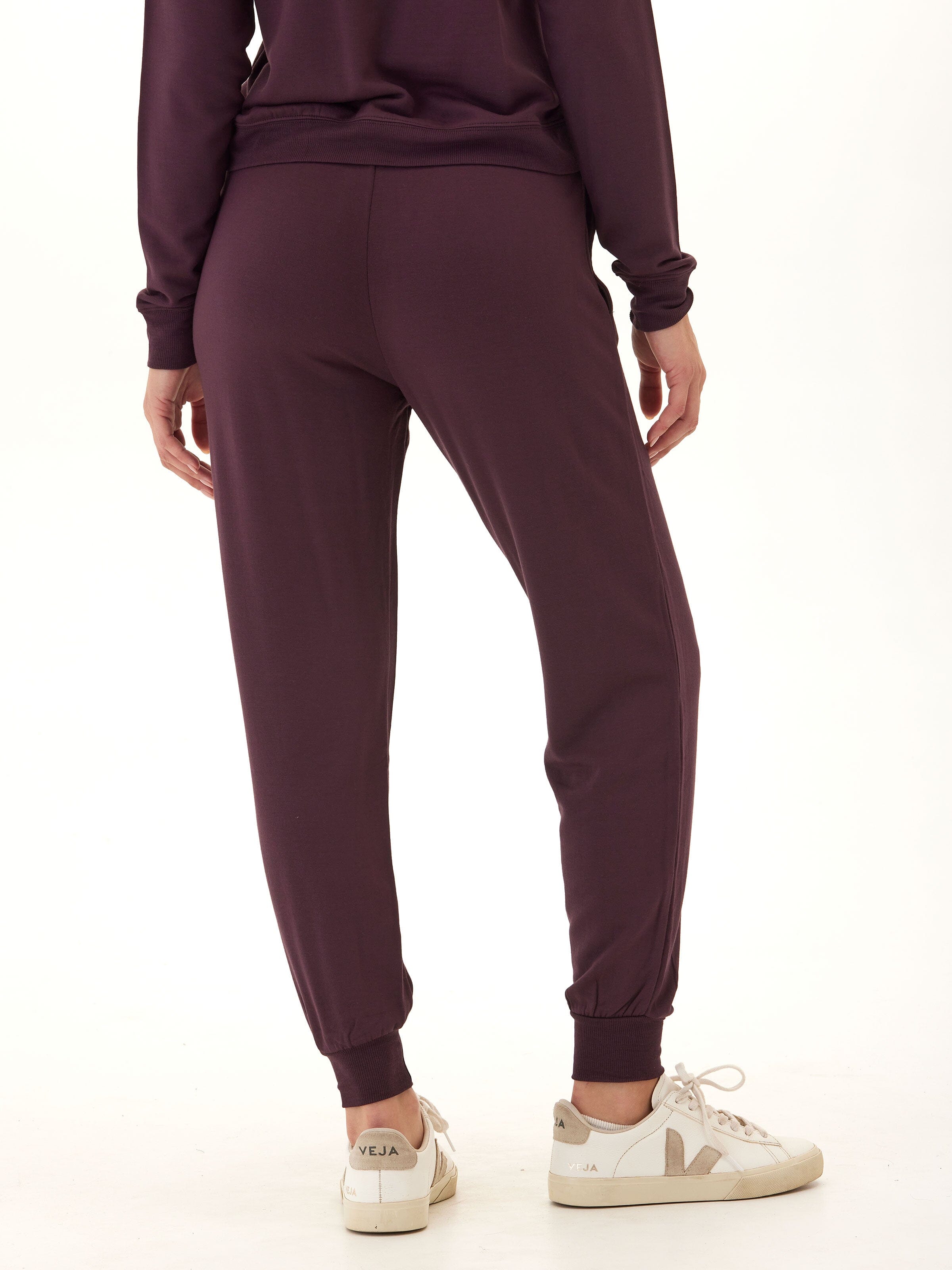 Women's Core Feather Fleece Jogger in Dark Purple Relaxed Fit
