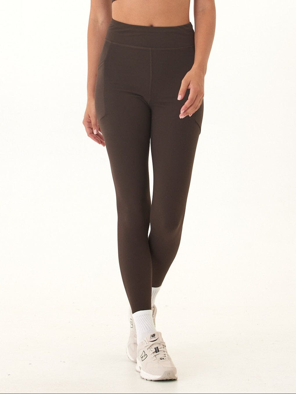 Elena High Rise Pocket 7/8 Legging in Dark Brown