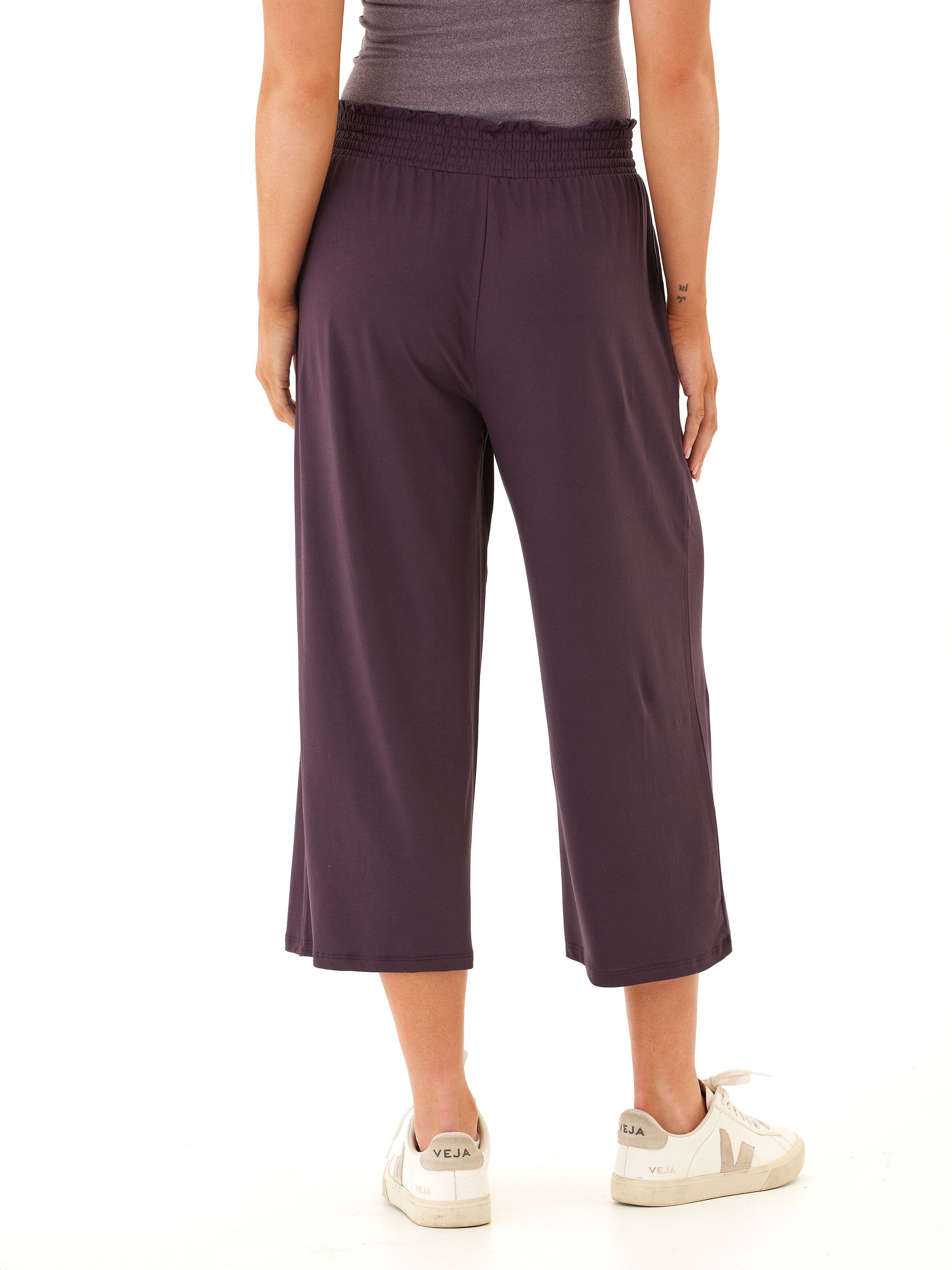 Luxe Jersey Wide Leg Capri Pants with Pockets and Stretchy Waist