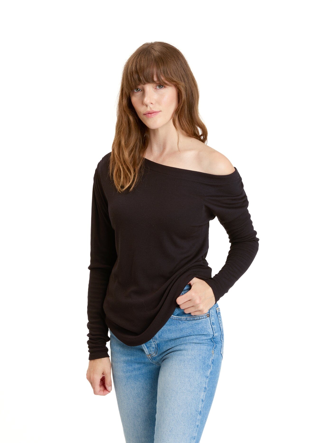 Elegant black Leoni long sleeve off-shoulder top in ribbed knit