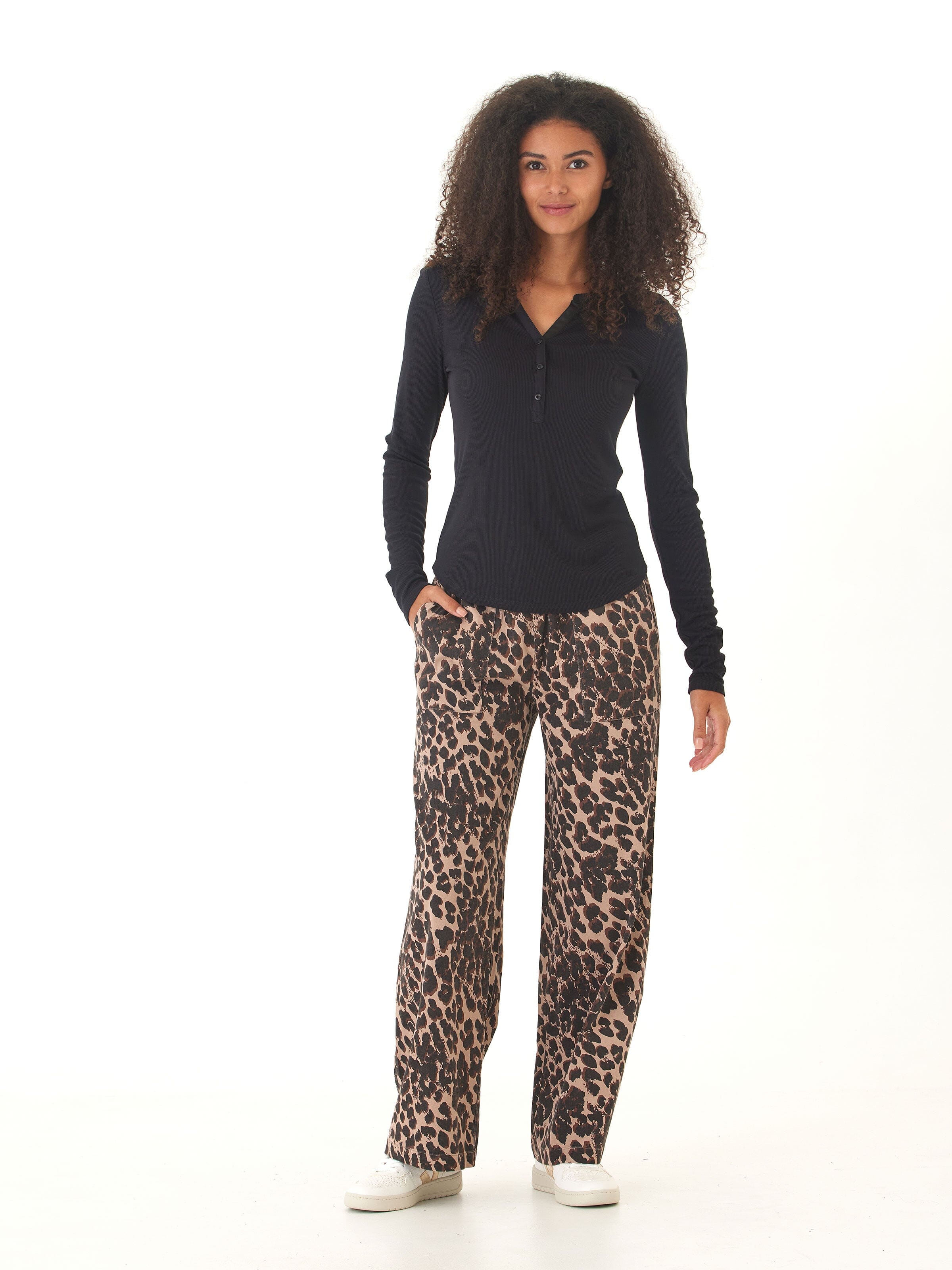 Akia Feather Rib Long Sleeve Henley Top for Women - Black