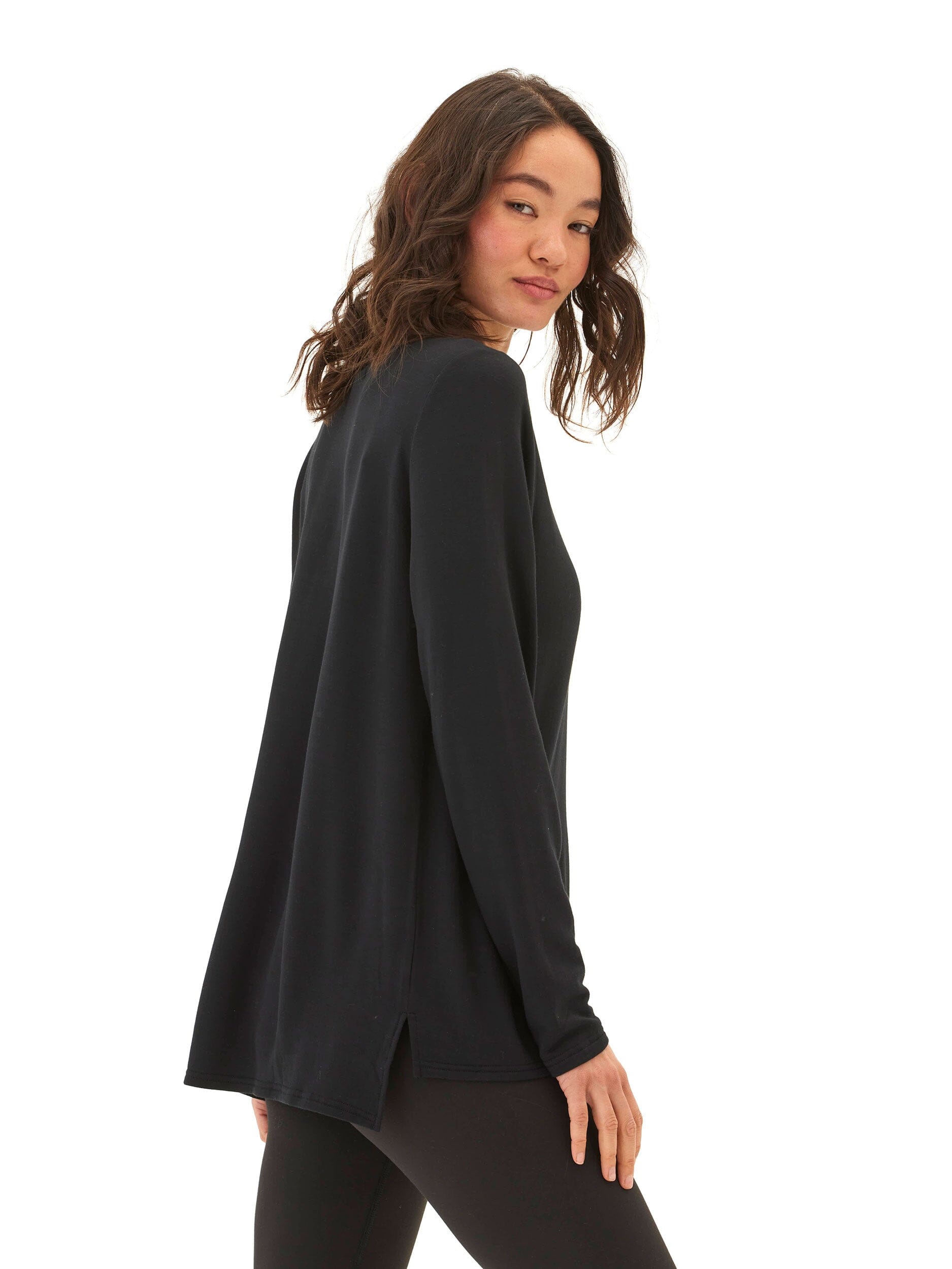 Feather Fleece Step-Hem Tunic Sweatshirt in Black