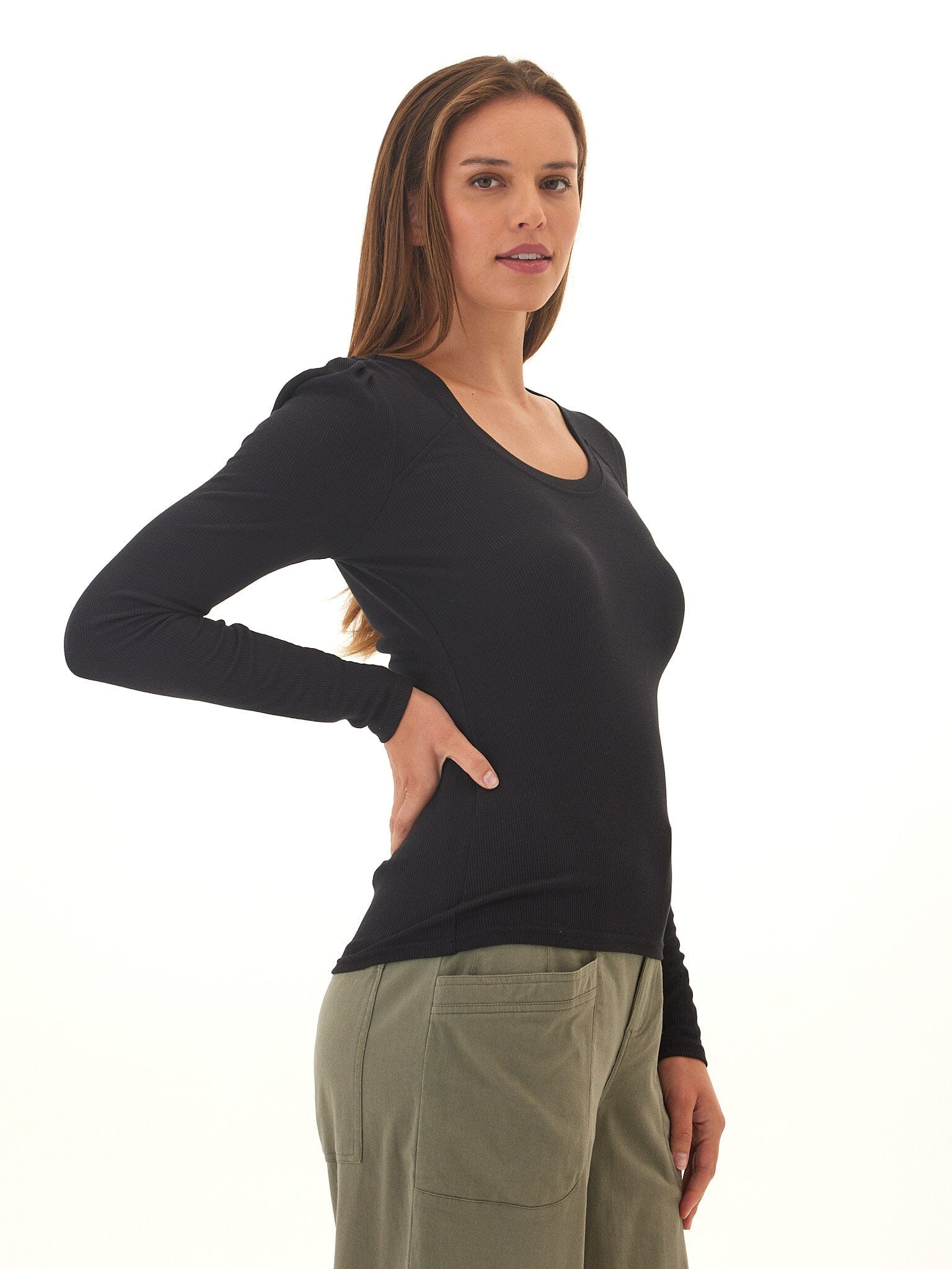 Nimia Feather Rib Puff Shoulder Top in Black