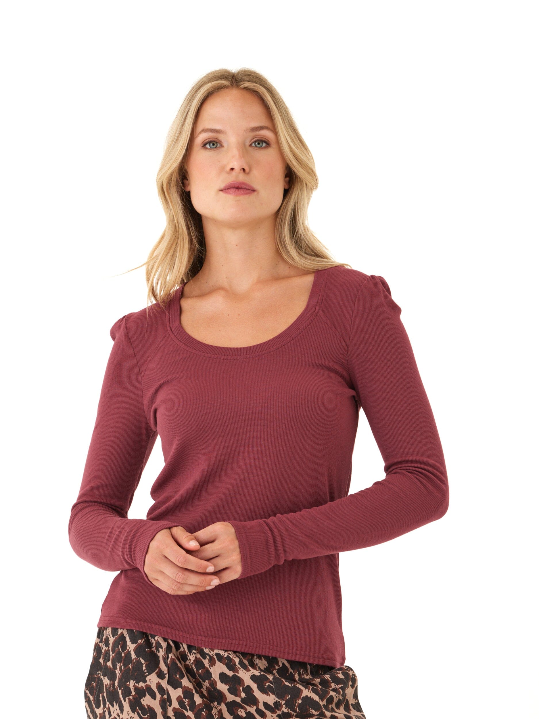 Nimia Feather Rib Puff Shoulder Top in Burgundy or Maroon