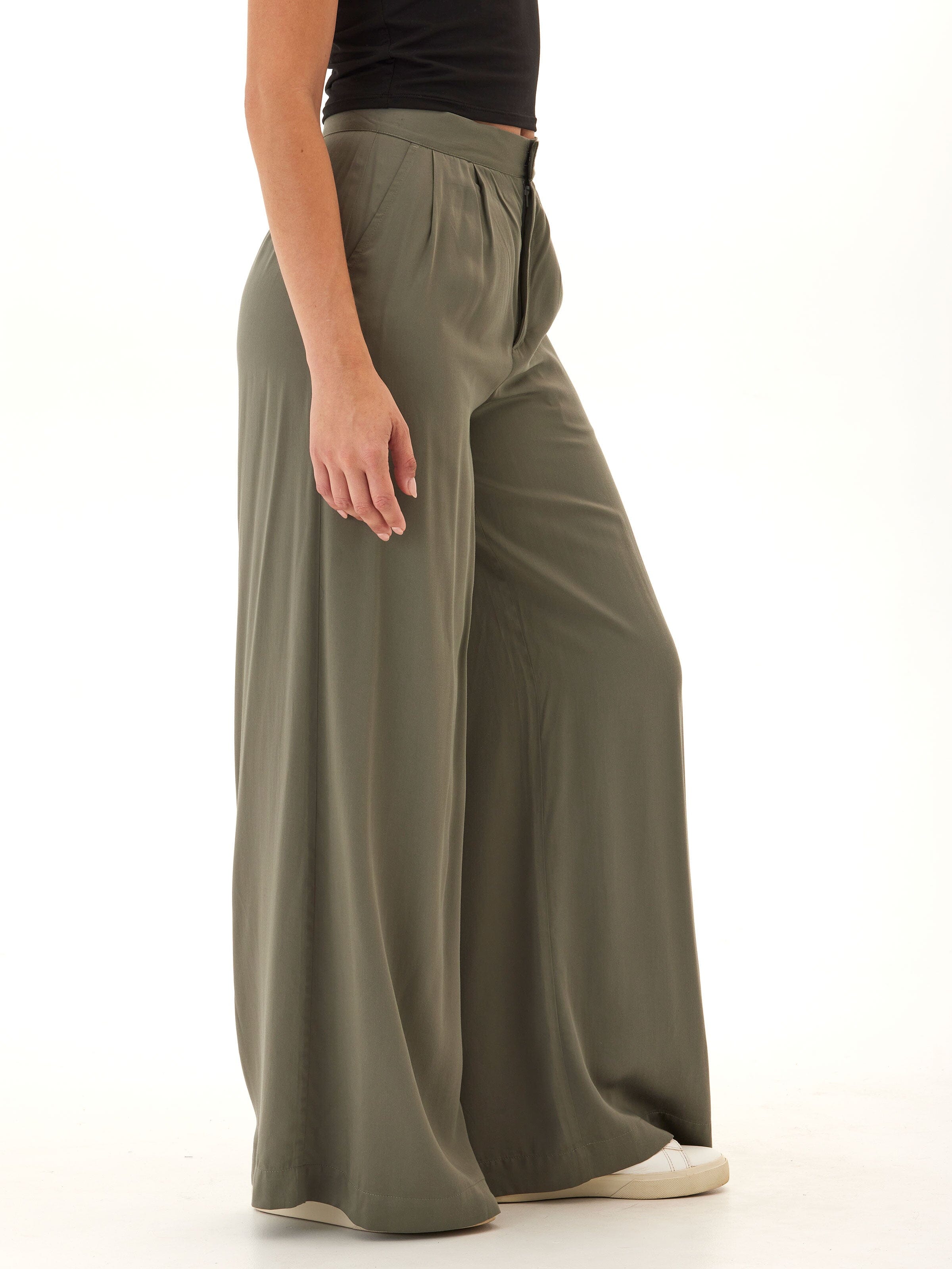 Samirah EcoVero Pleated Wide Leg Pants in Olive Green