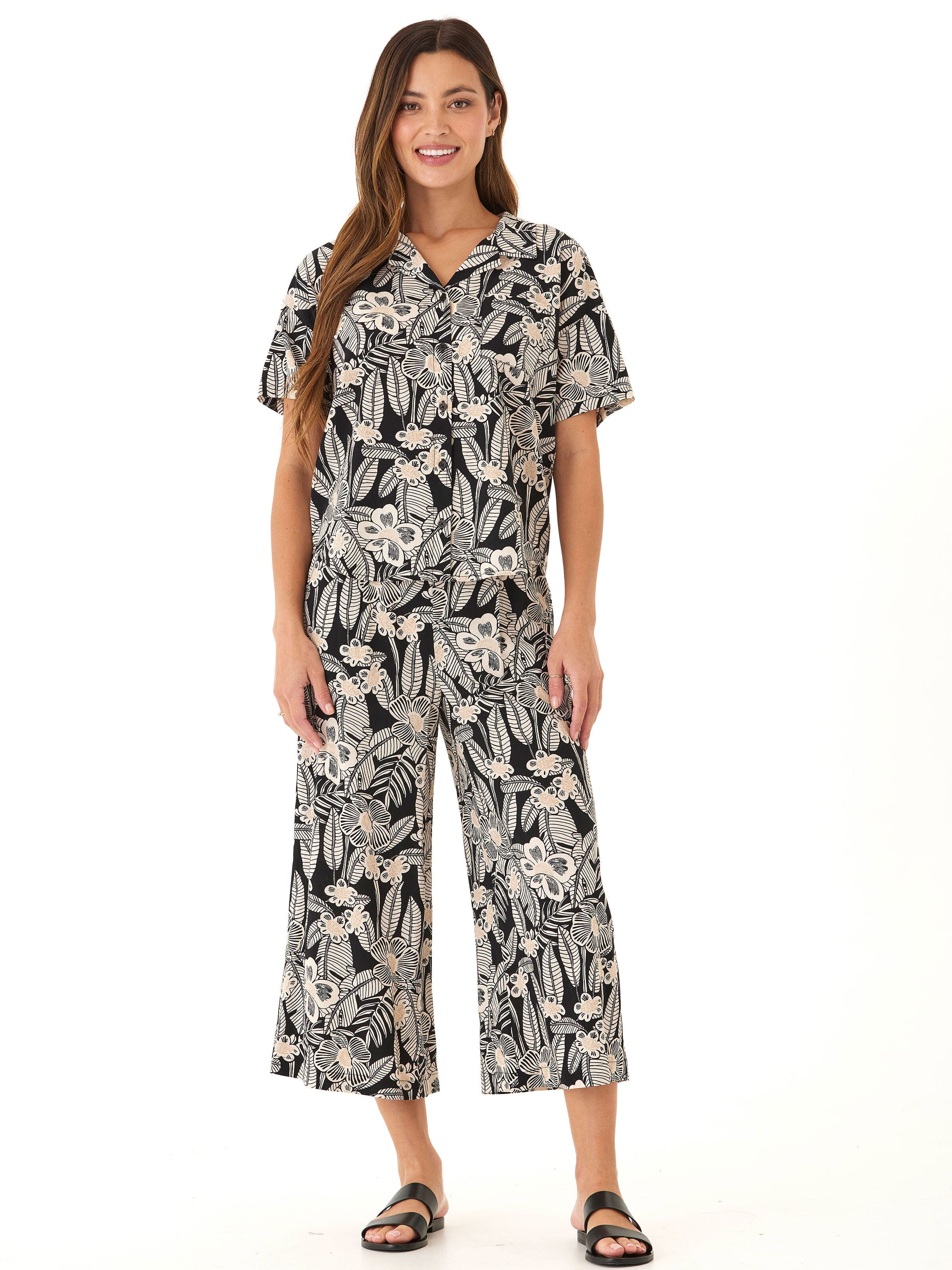 Island Flora Print Woven Capri Pant