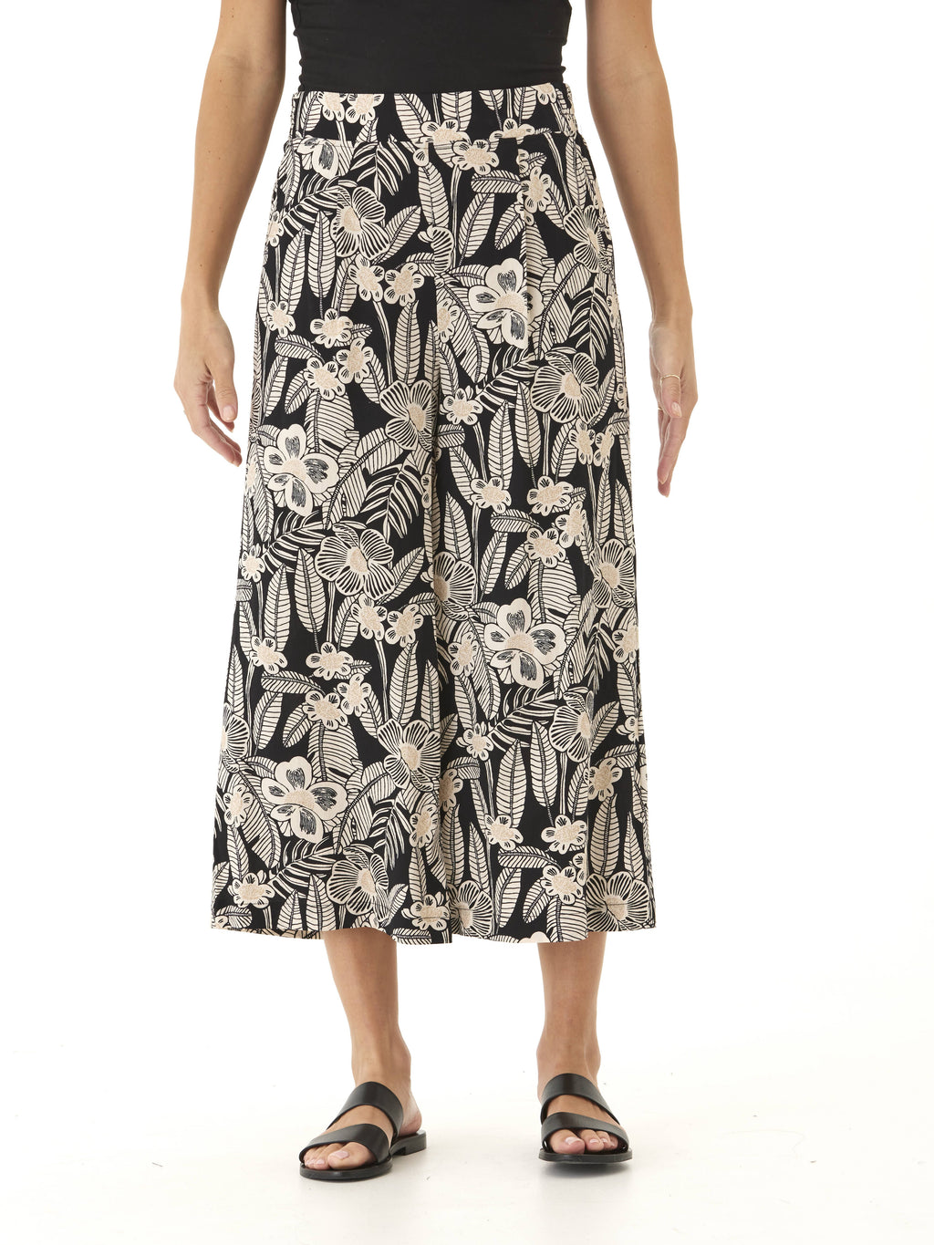 Island Flora Print Woven Capri Pant