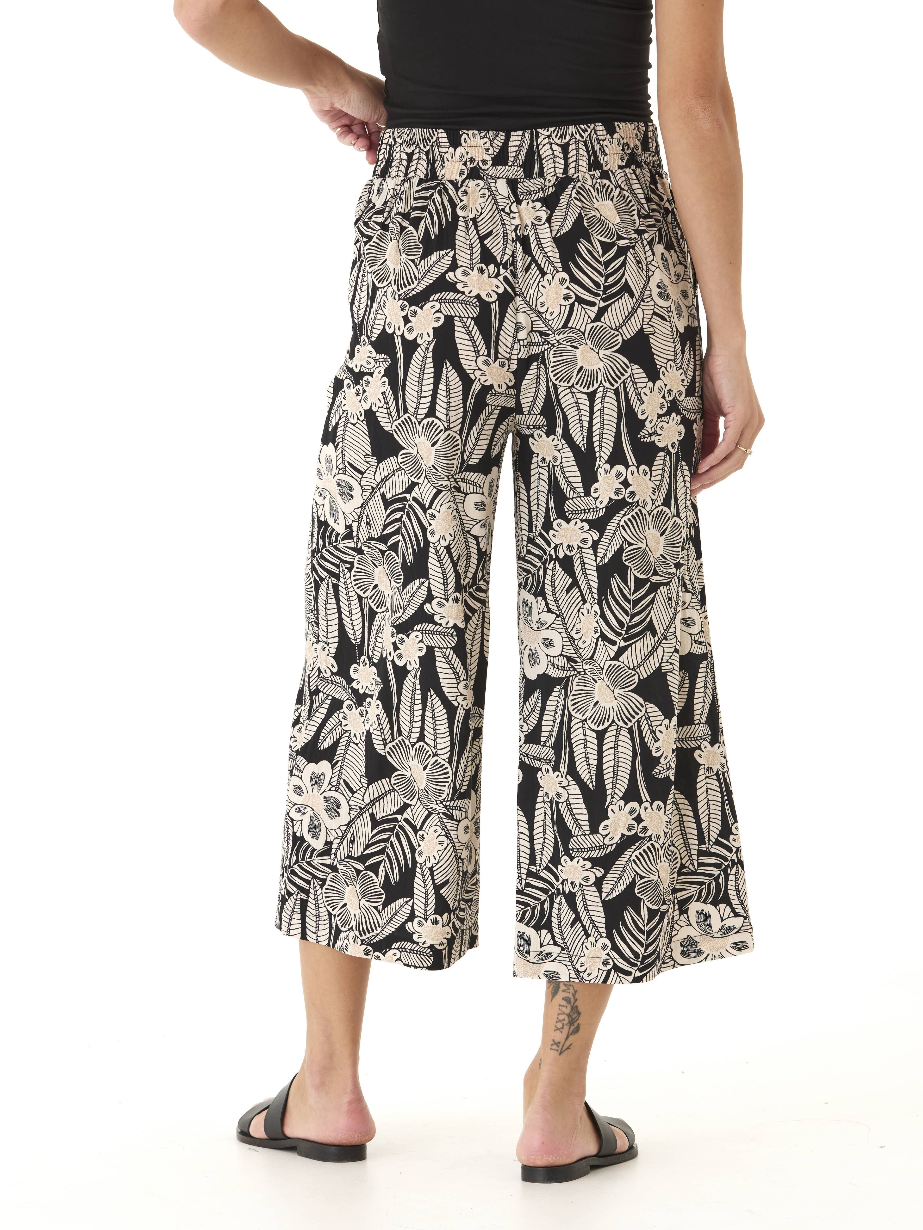 Island Flora Print Woven Capri Pant