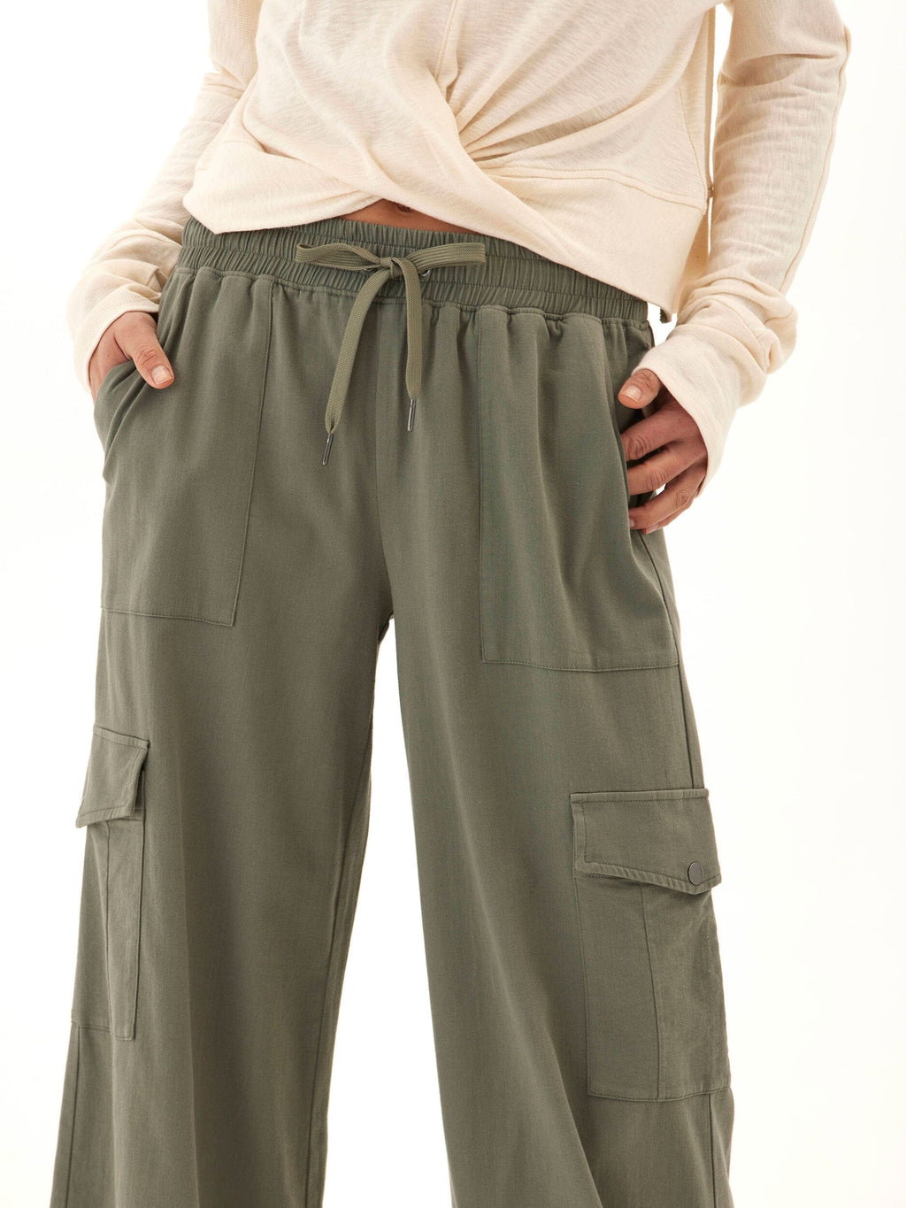 Eila Stretch Twill Wide Leg Cargo Pant in Olive Green