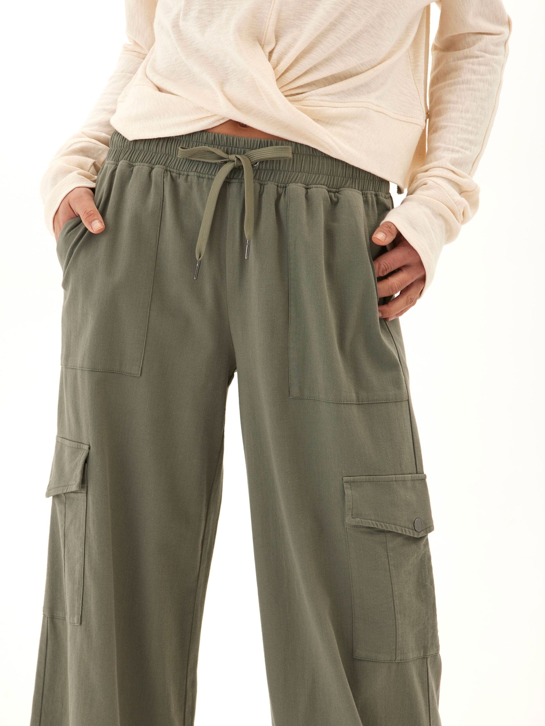 Eila Stretch Twill Wide Leg Cargo Pant in Olive Green