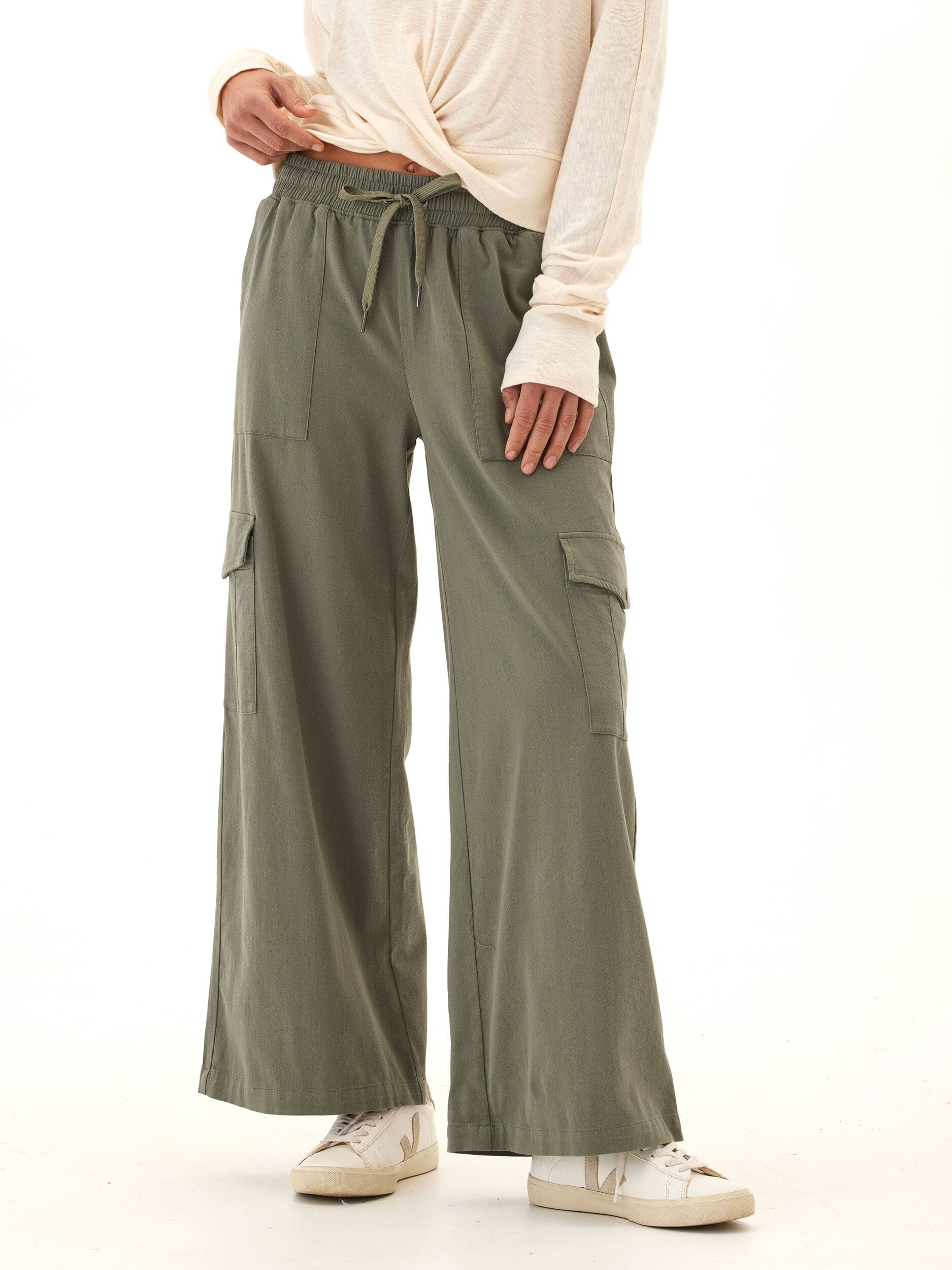 Eila Stretch Twill Wide Leg Cargo Pant in Olive Green