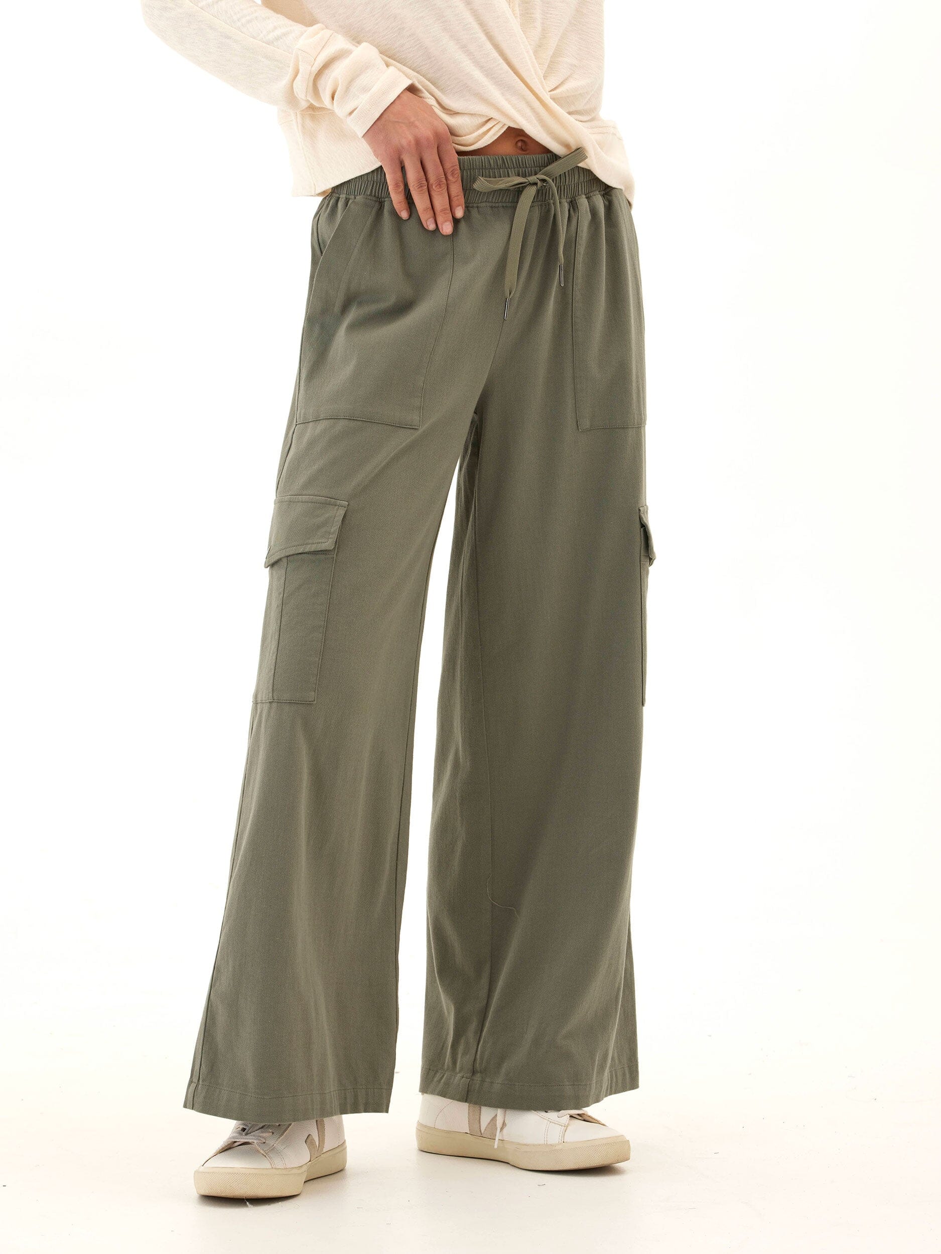 Eila Stretch Twill Wide Leg Cargo Pant in Olive Green