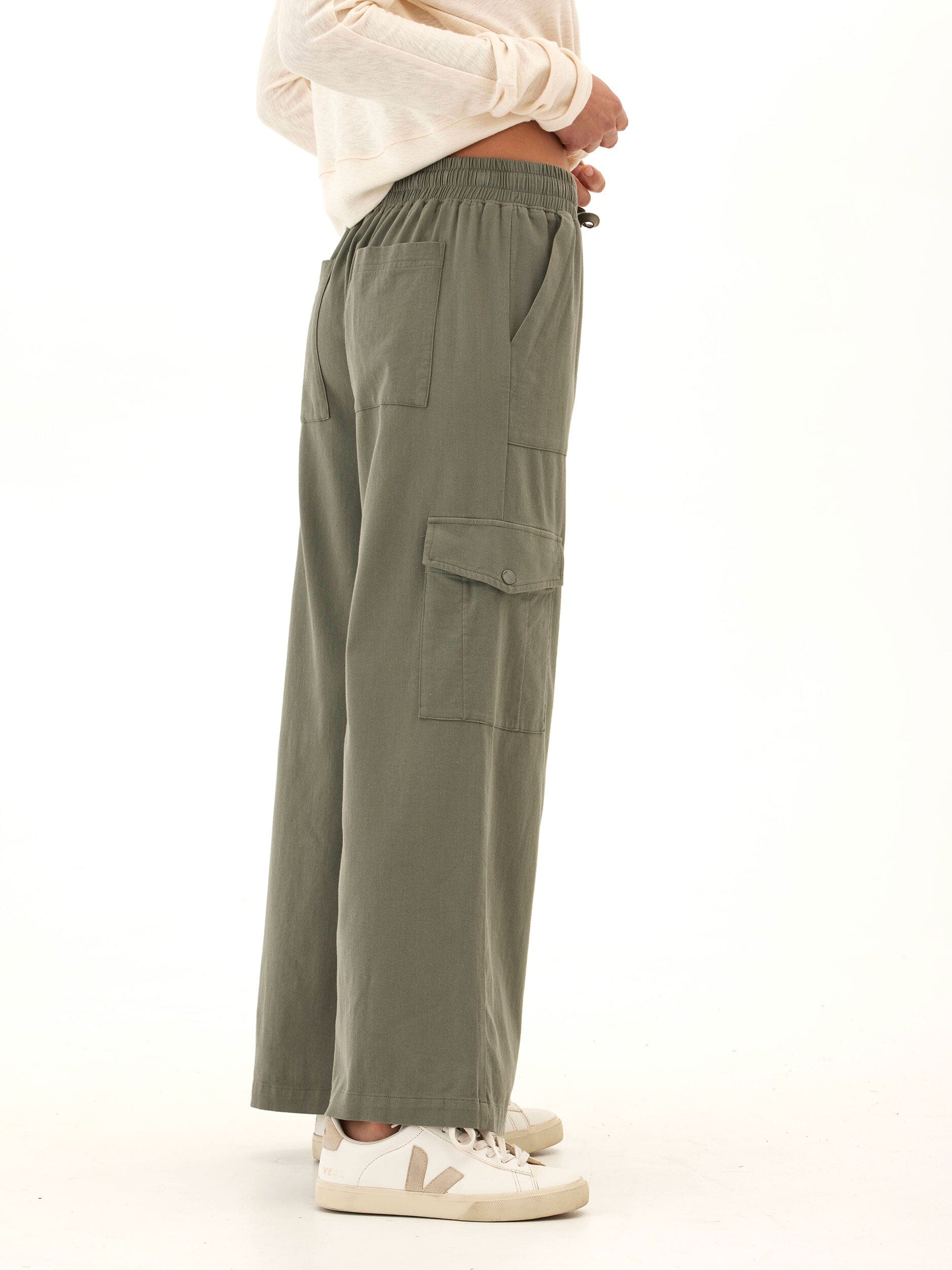 Eila Stretch Twill Wide Leg Cargo Pant in Olive Green