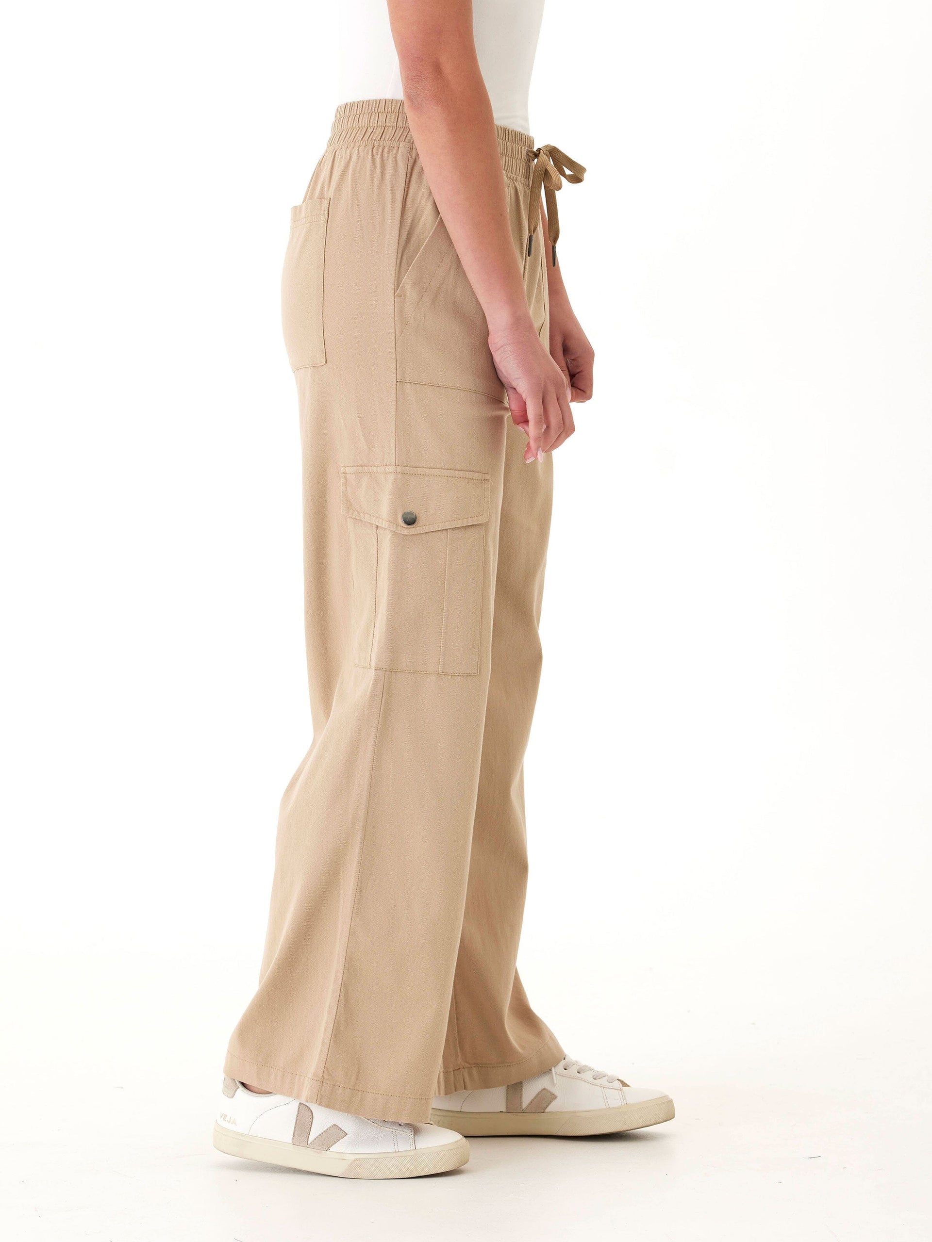 Eila Women’s Stretch Twill Wide Leg Cargo Pants in Khaki