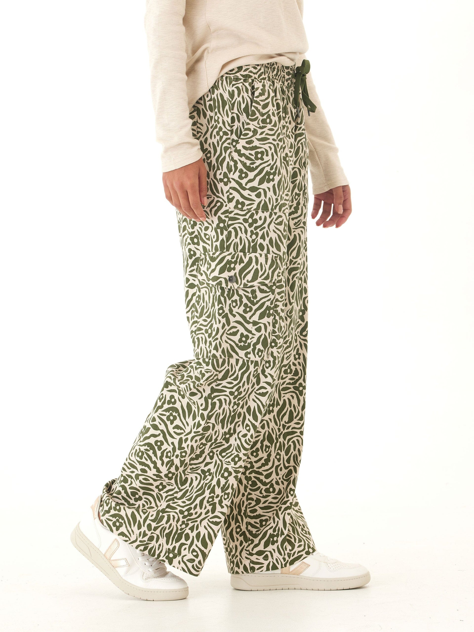 Eila Floral Print Stretch Twill Wide Leg Cargo Pant - Olive/Cream