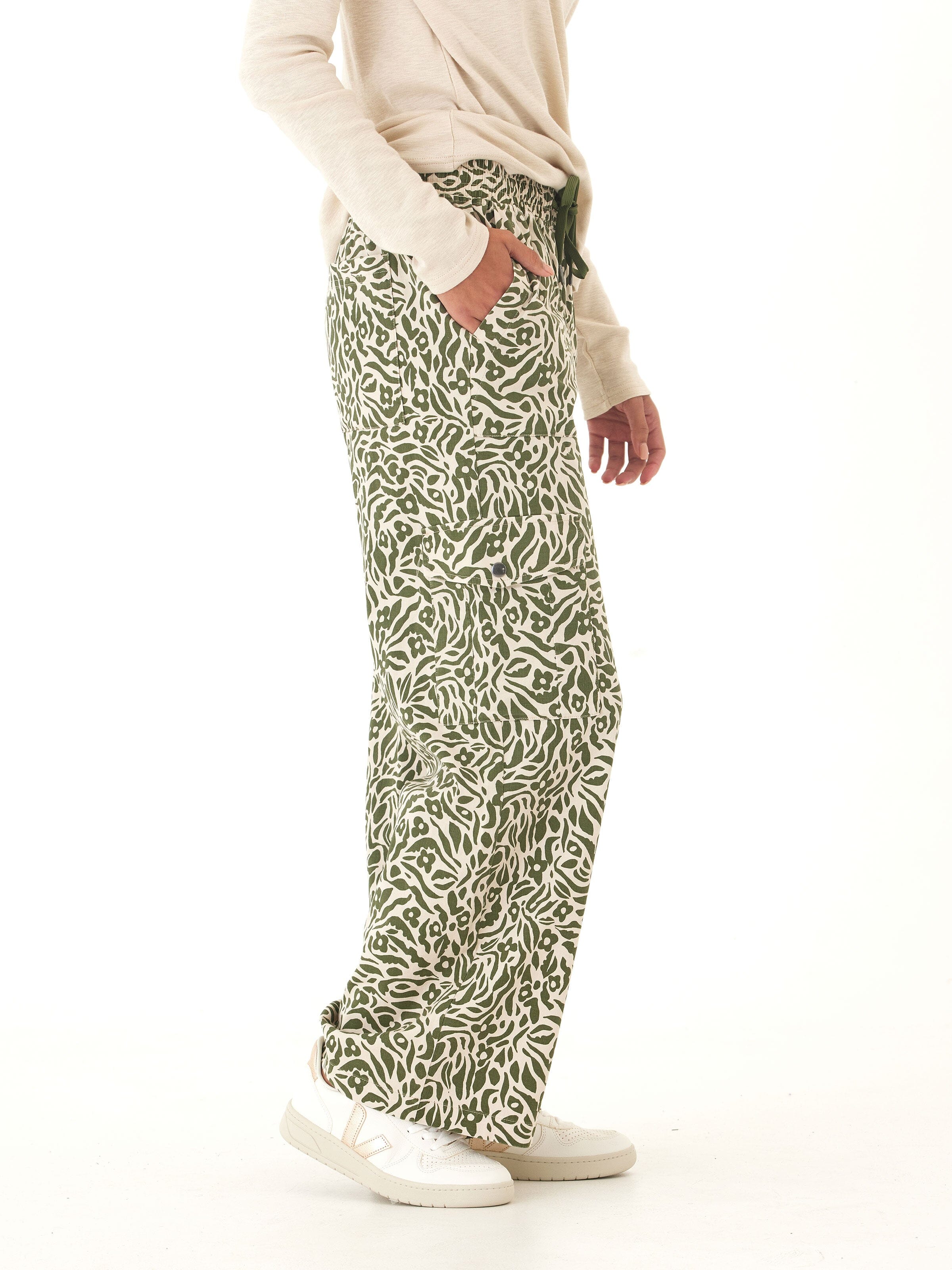 Eila Floral Print Stretch Twill Wide Leg Cargo Pant - Olive/Cream