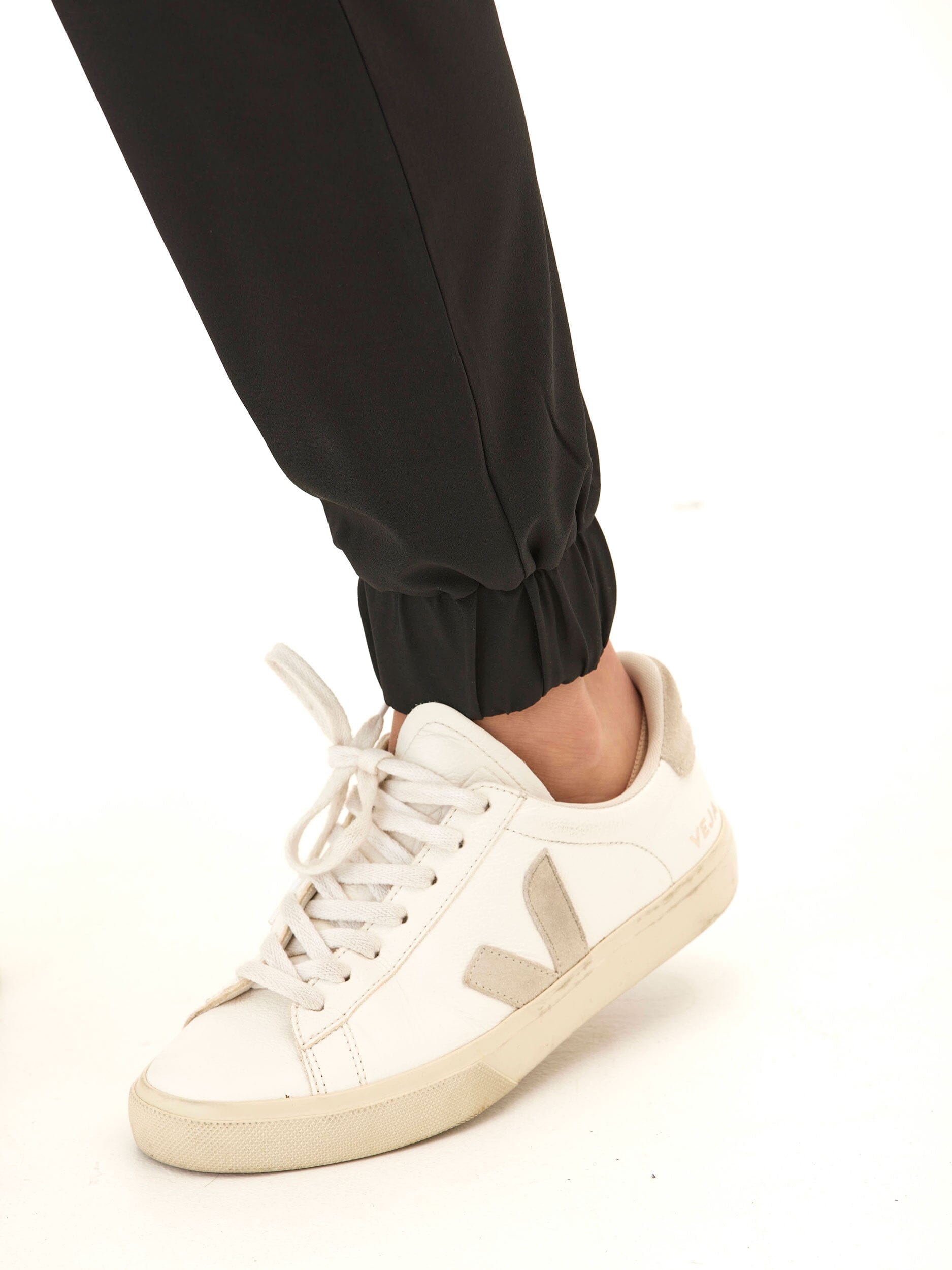 Trysha Ultrastretch Woven Jogger – Women's Mid-Rise Ankle Pants