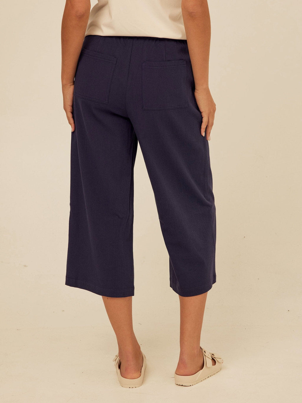 Mikki Stretch Twill Pleated Wide Leg Capri Pant