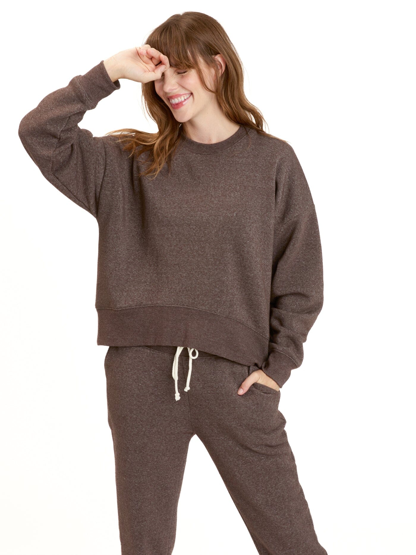 Naia Triblend Fleece Crop Pullover in Brown