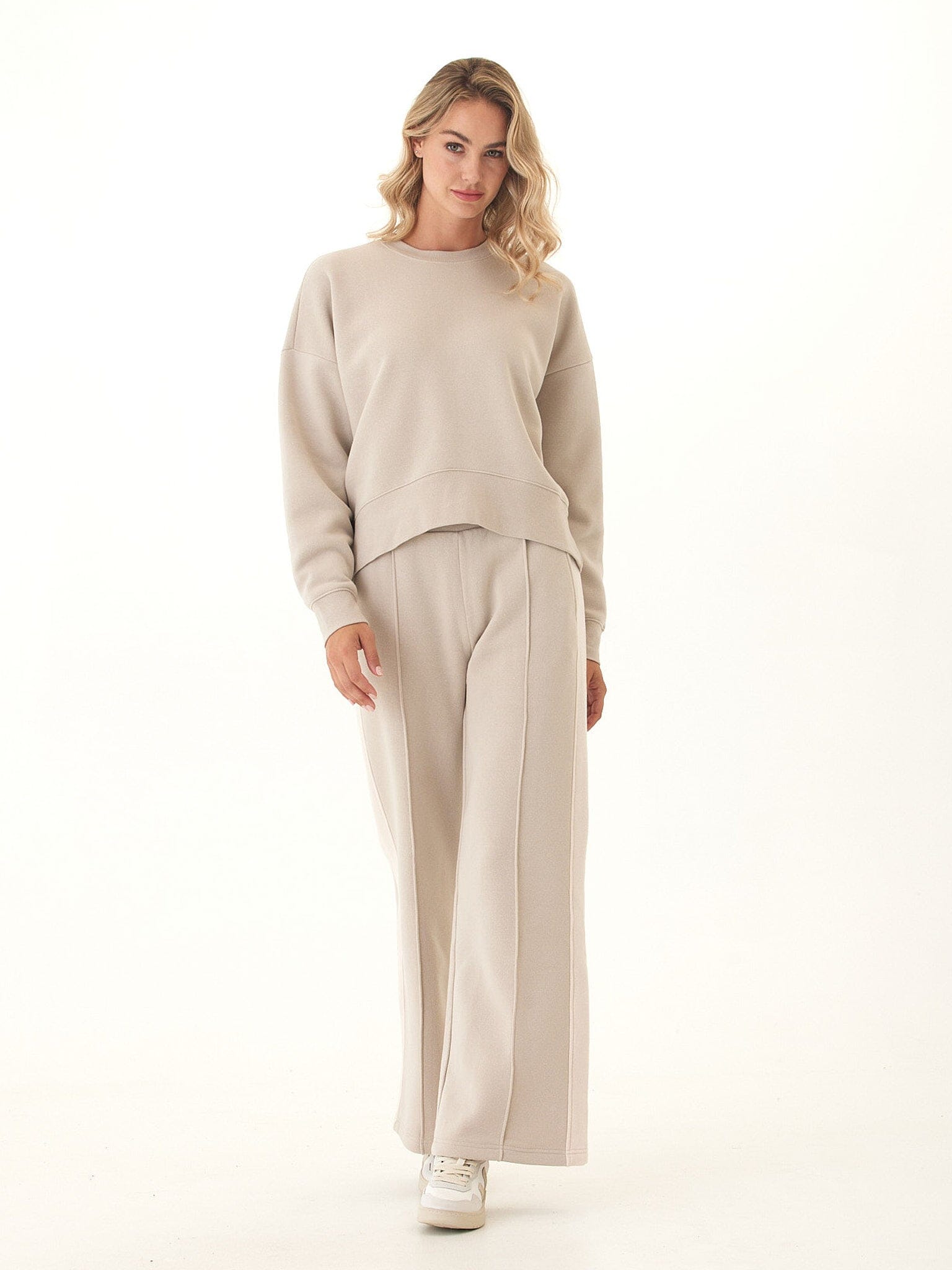 Naia Triblend Fleece Crop Pullover in Beige for Women