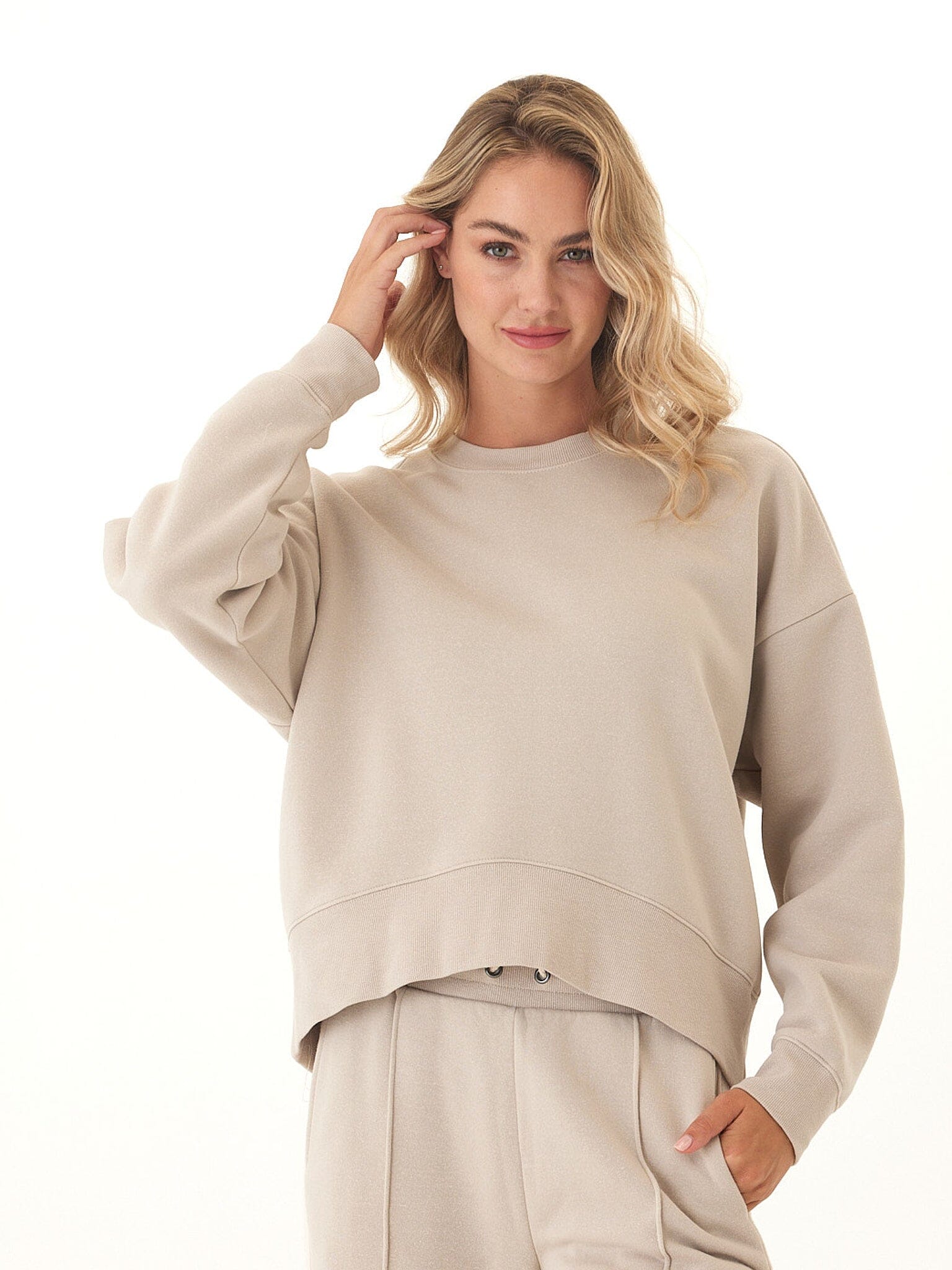 Naia Triblend Fleece Crop Pullover in Beige for Women