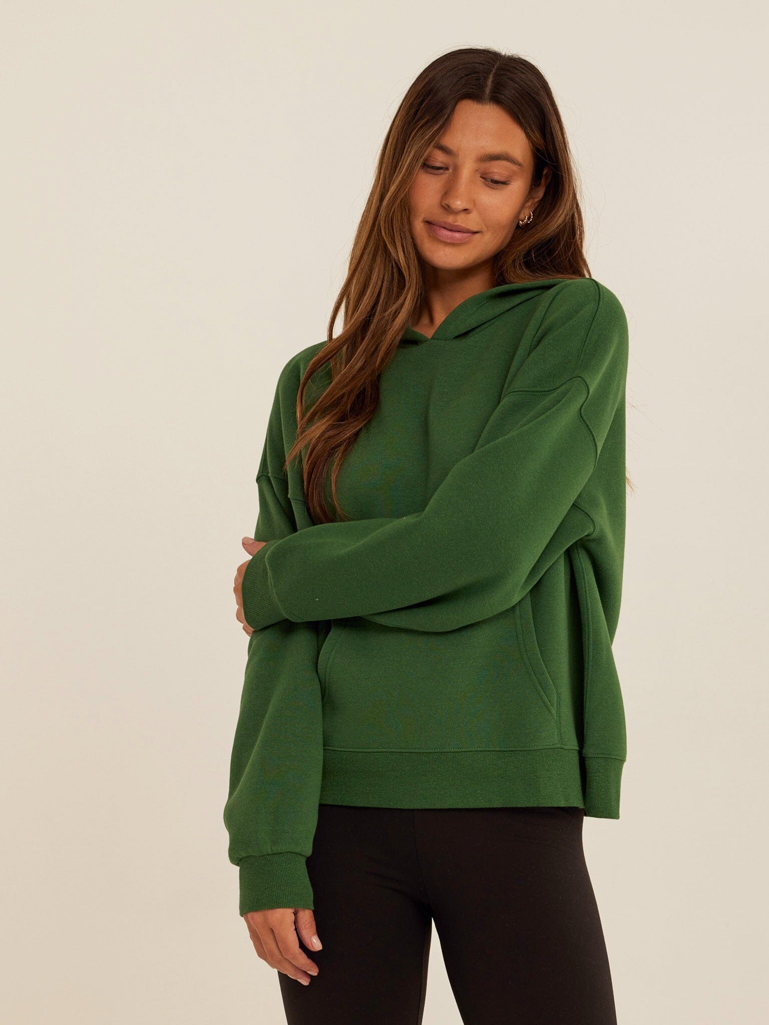 Women's green Marcellina triblend fleece pullover hoodie 2.0 in a minimalist style.