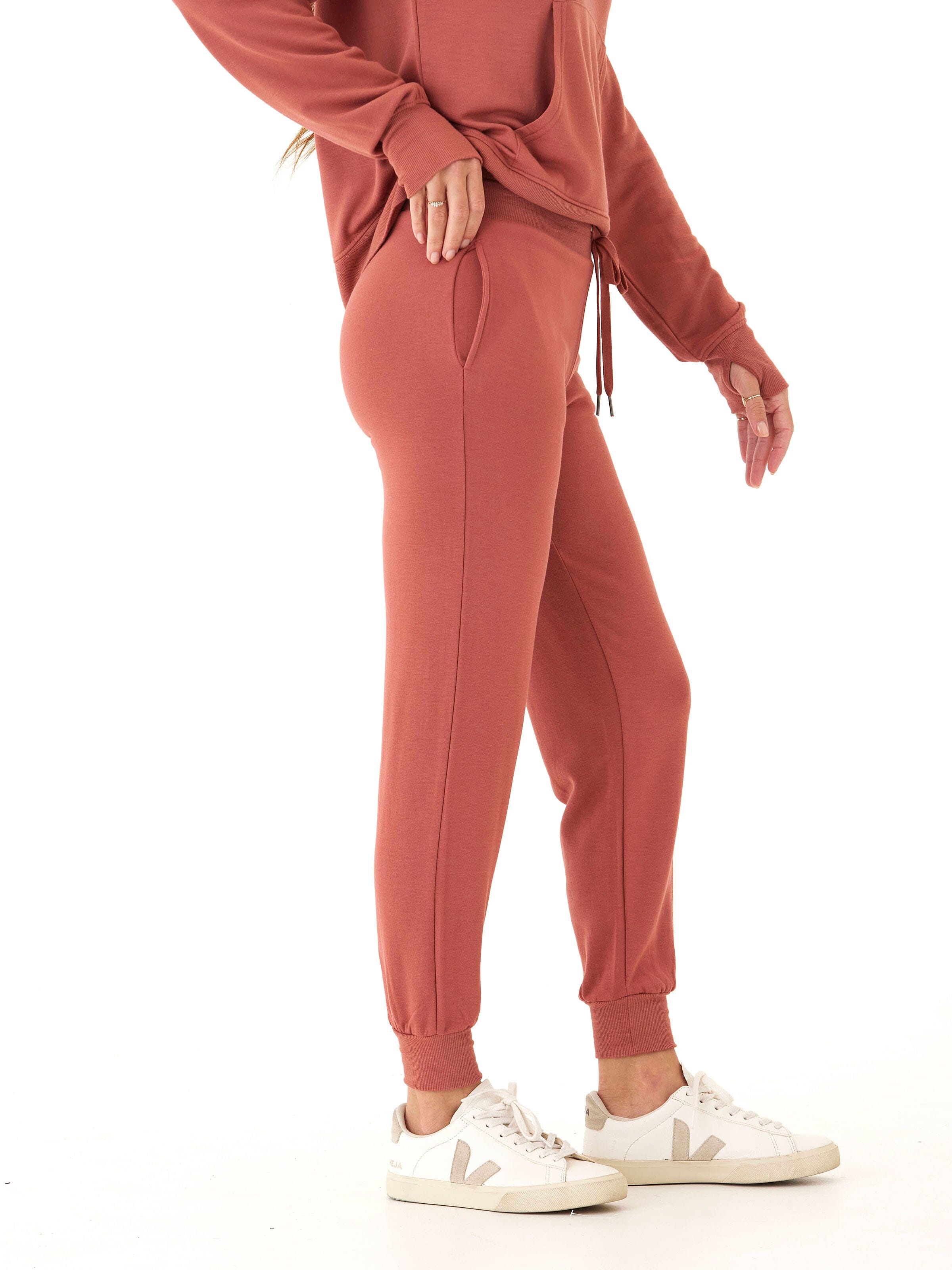Women’s Feather Fleece Jogger - Relaxed Fit Mid-Rise Ankle Pants