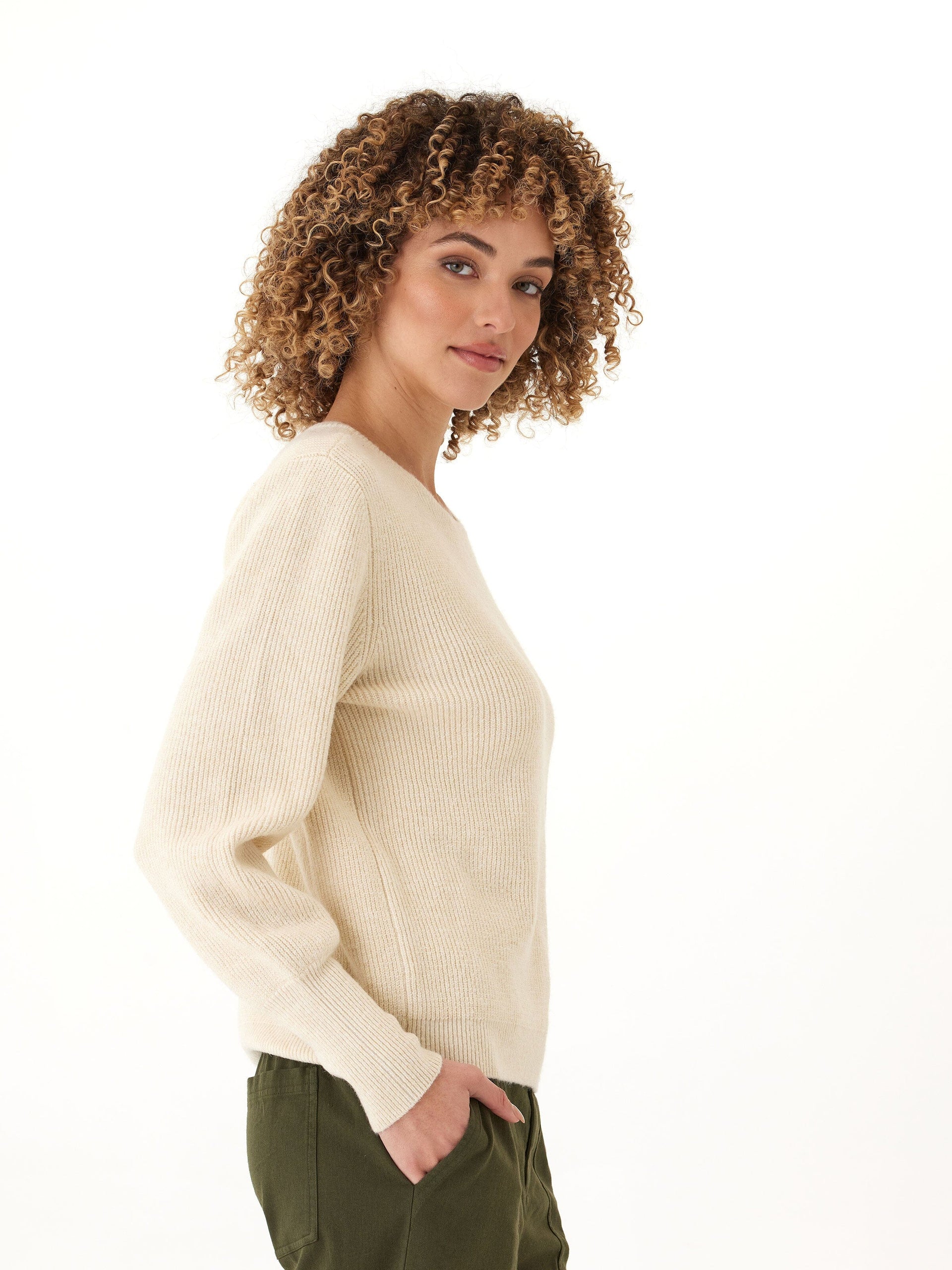 Avalee Cozy Solid Knit Crewneck Sweater in Beige/Cream
