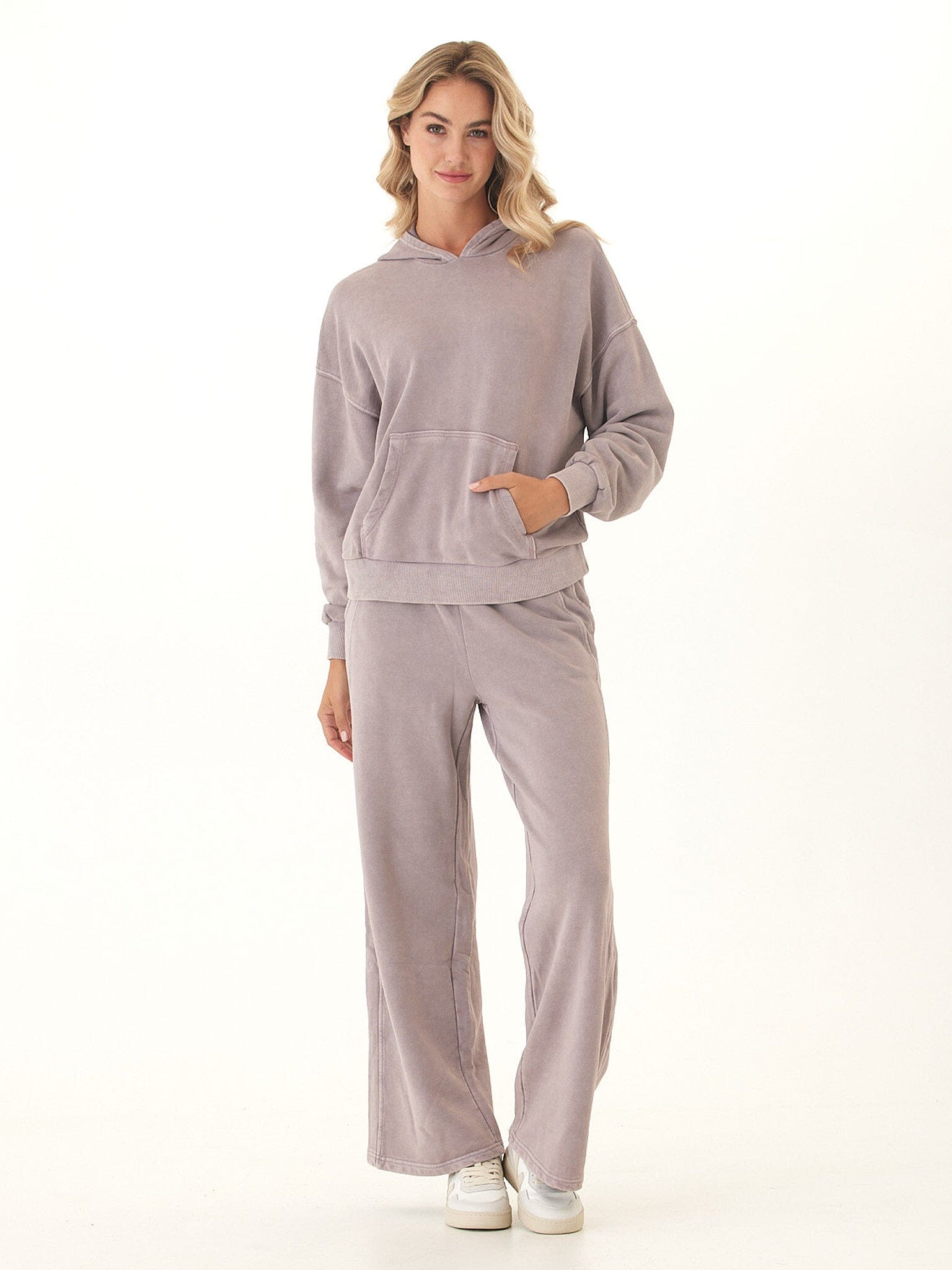 Core Feather Fleece Sweatpant in Mauve and Dusty-Purple