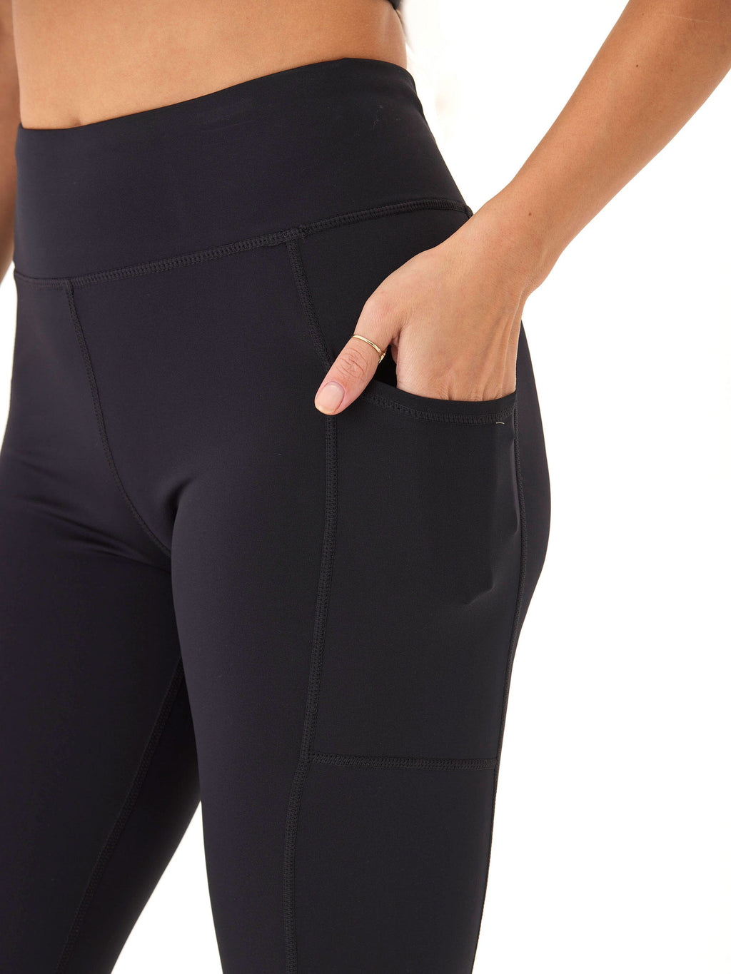 High Rise Performance Mesh Panel 7/8 Leggings with Side Pockets