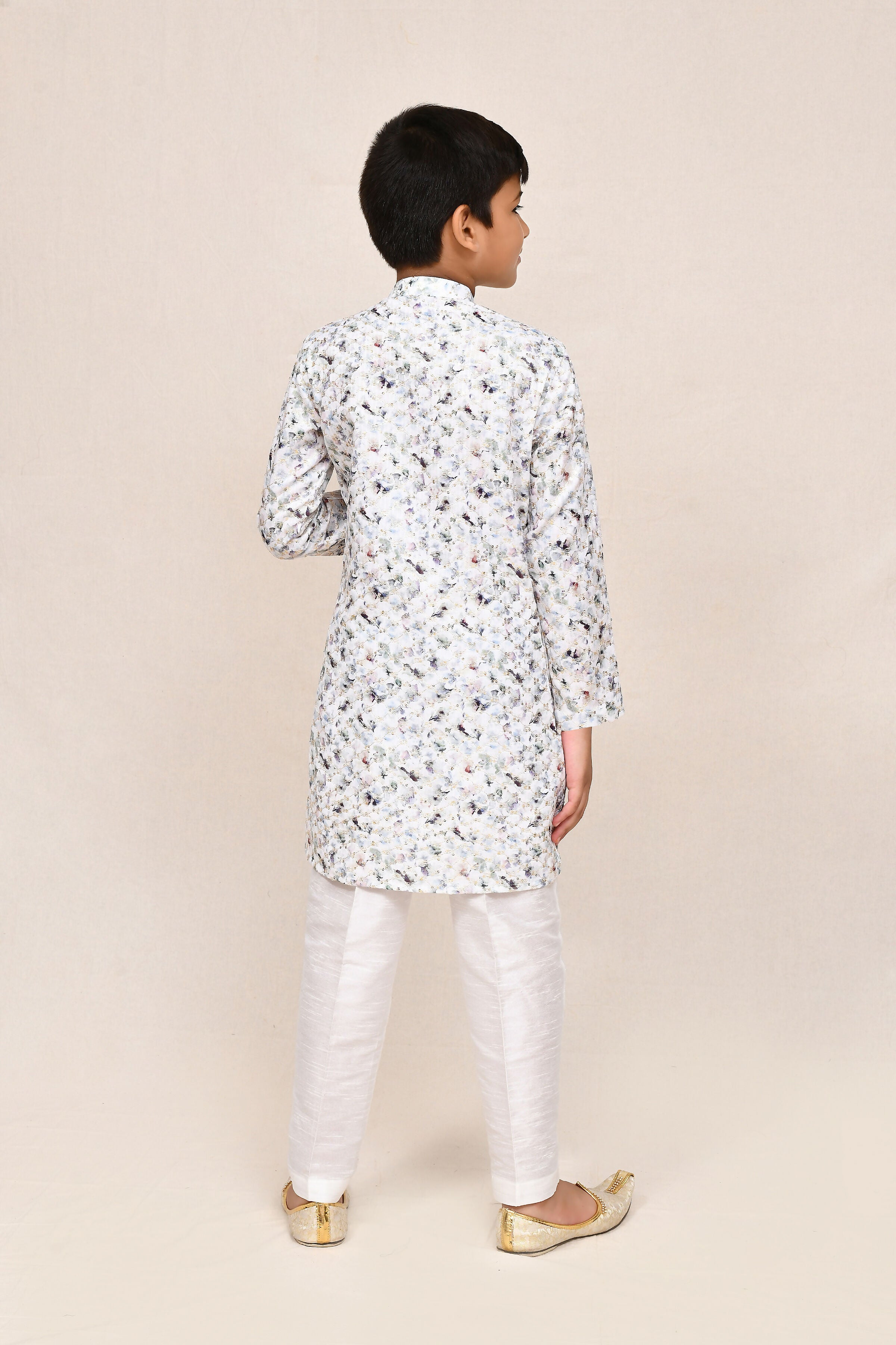 Cotton White Kurta Set with Straight Fit Pant and Zari Work