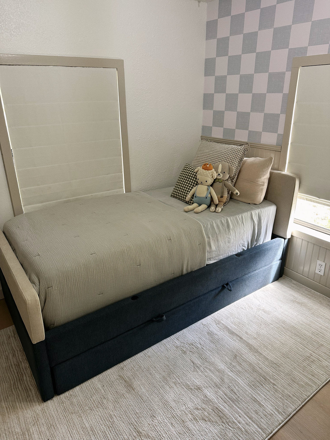 Devin Geometric Removable Wallpaper in Light Blue and Beige