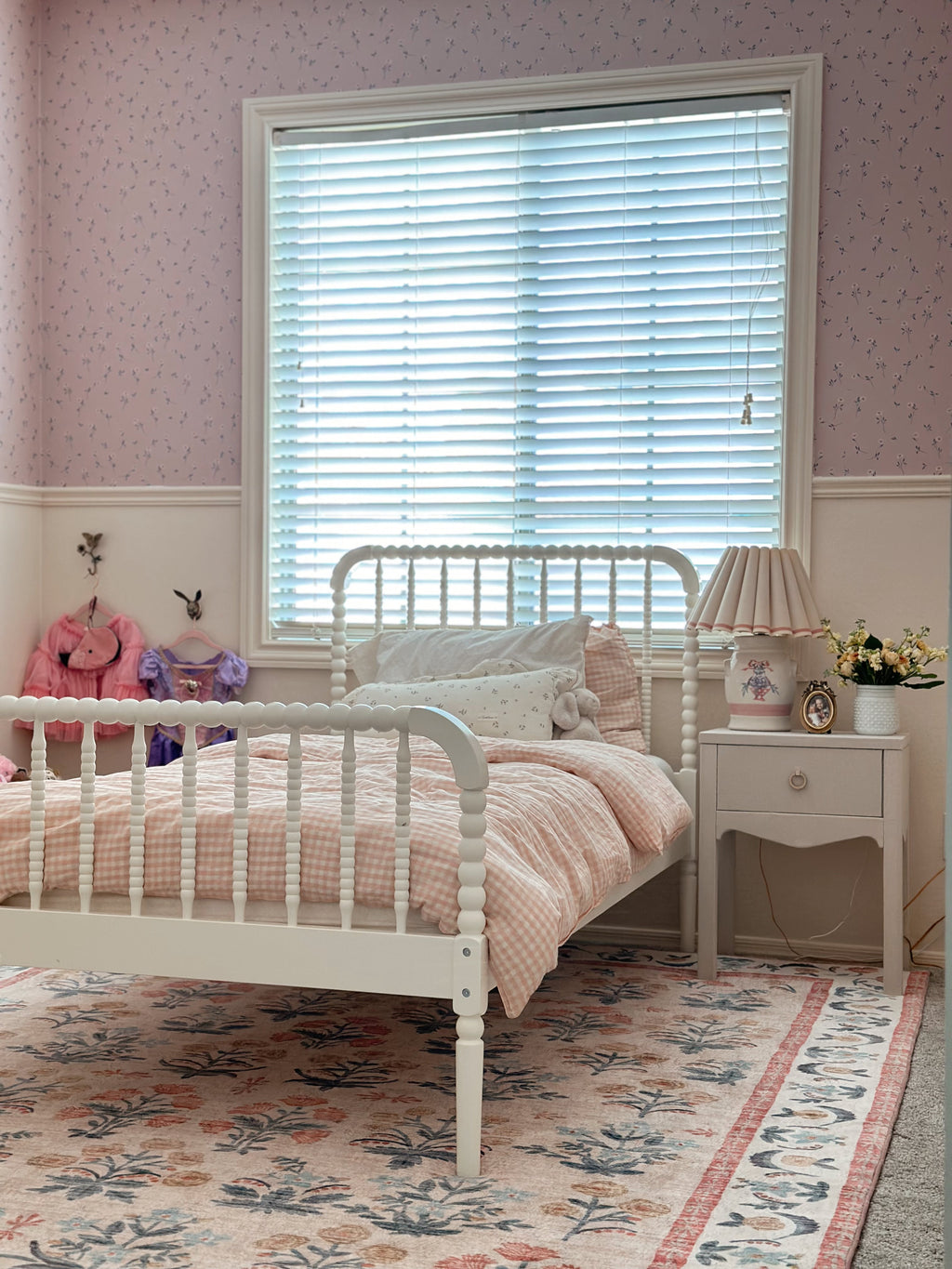 Brigitta Floral Wallpaper in Dusty-Rose and Muted-Green Decor